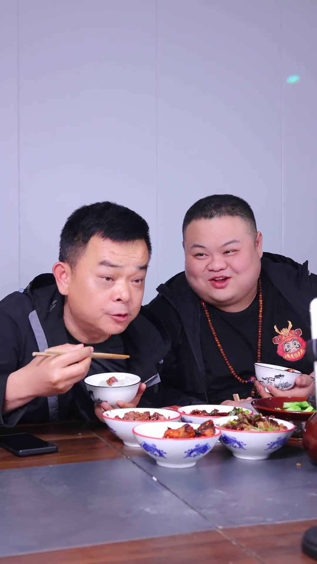 自己动手丰衣足食,我们的伏菜四件套组合,拿出来直接加热翻炒就可以品尝,好吃的地方湖南特色