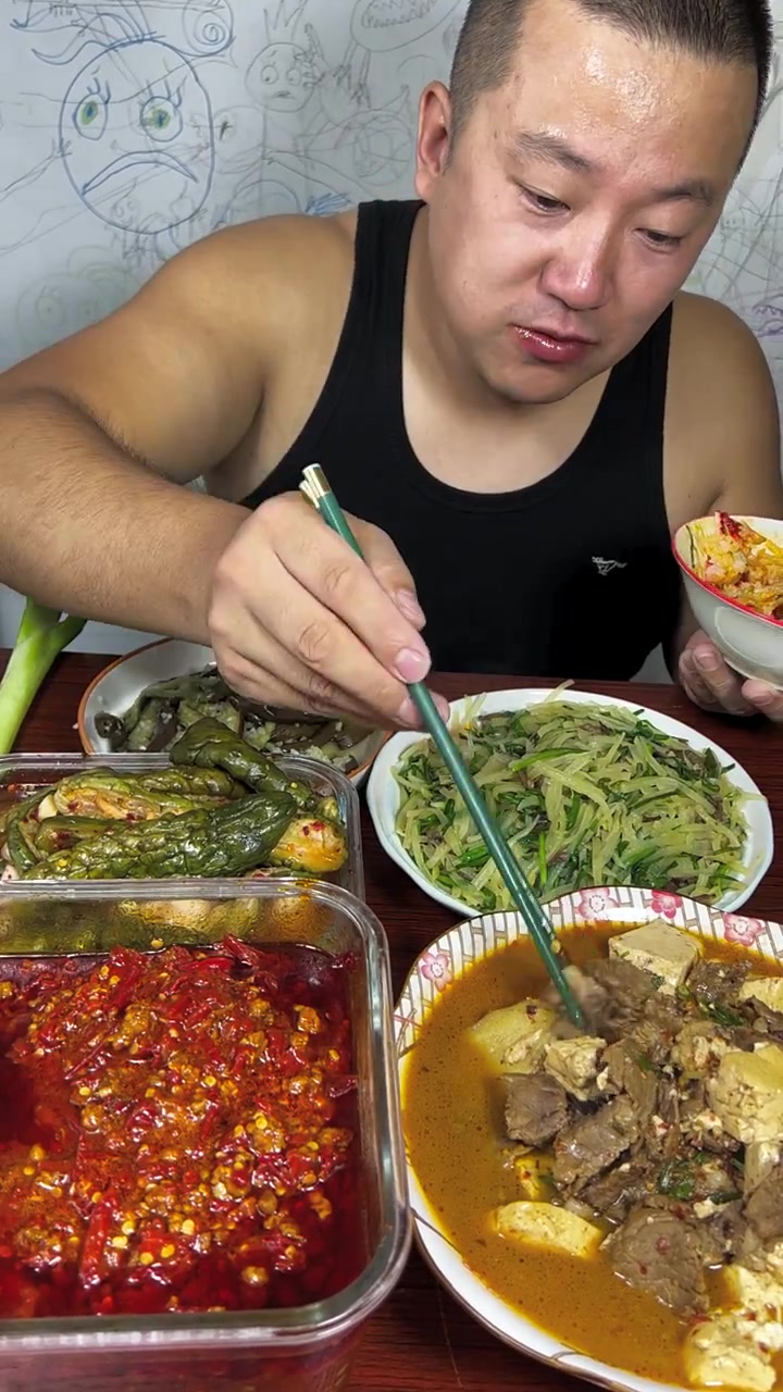 牛肉炖豆腐土豆丝吃起来