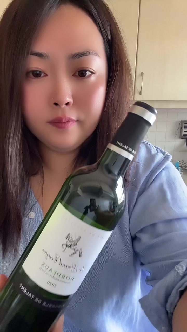 德国朋友生日,我烤起司蛋糕还送法国白葡萄酒