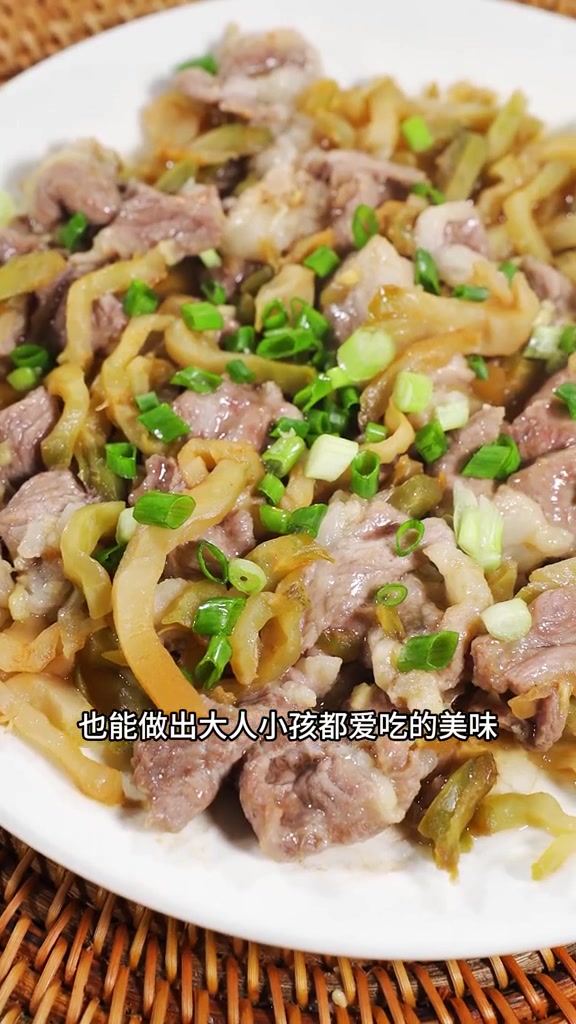 榨菜肉丝汤人人爱，榨菜蒸肉做法更简单