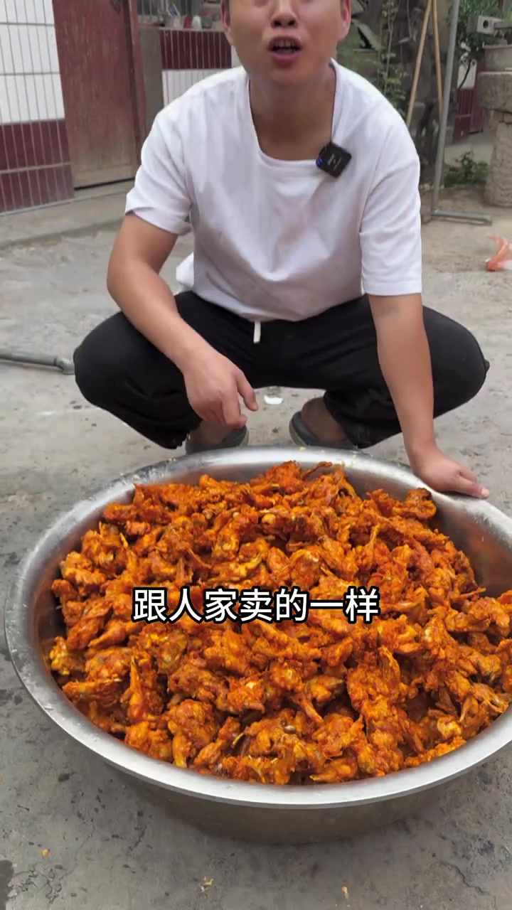 外甥要吃炸鸡锁骨，今天趁机出摊-油炸鸡锁骨，买一斤送半斤