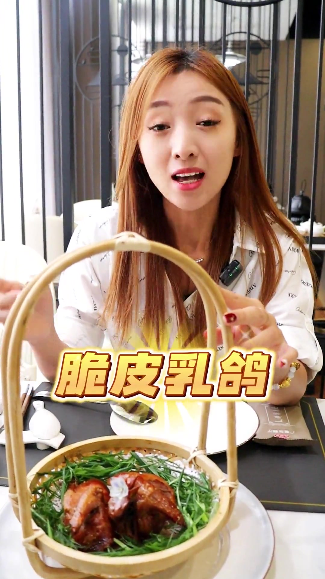 迁安新开了一家广粤茶餐厅,就在维也纳酒店后院,里面有各种广东特色菜,保证你没吃过,深井烧鹅