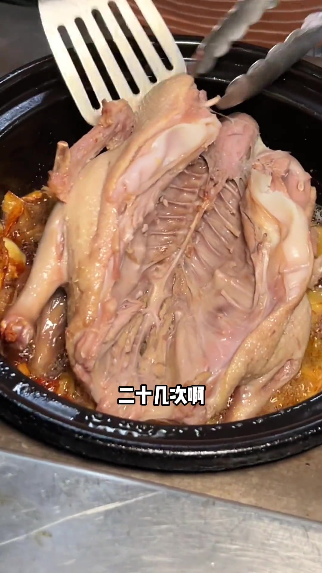 福州一家开在菜市场里的姜母鸭小店一天居然能卖一百多只