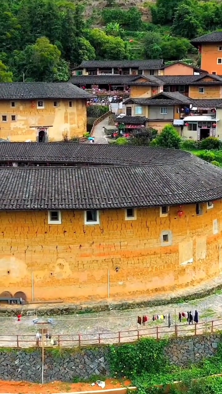 福建漳州南靖土楼被称闽南布达拉宫，网友称四菜一汤，已列入世界文化遗产