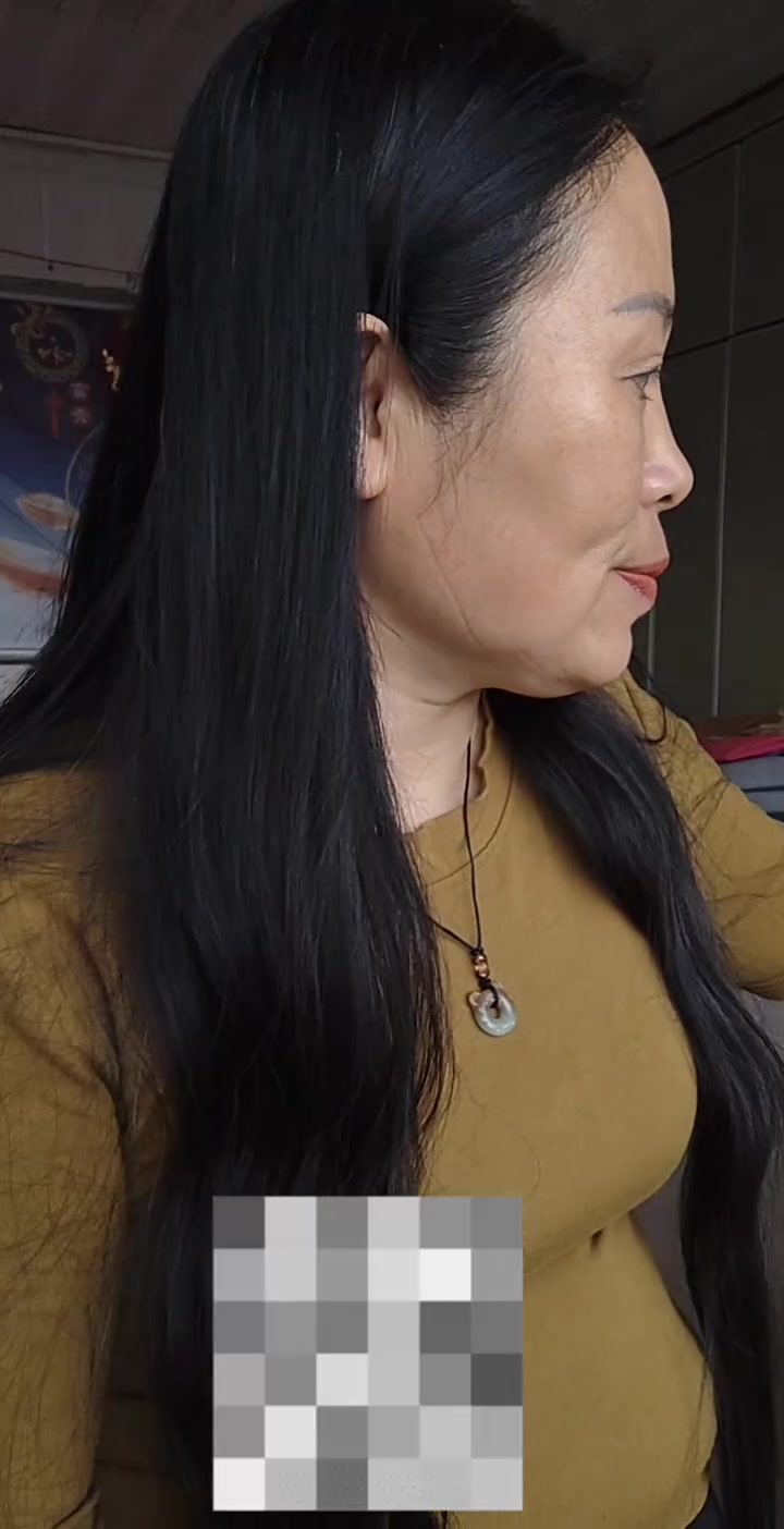 肉桂色口红。不沾杯,防水,不掉色