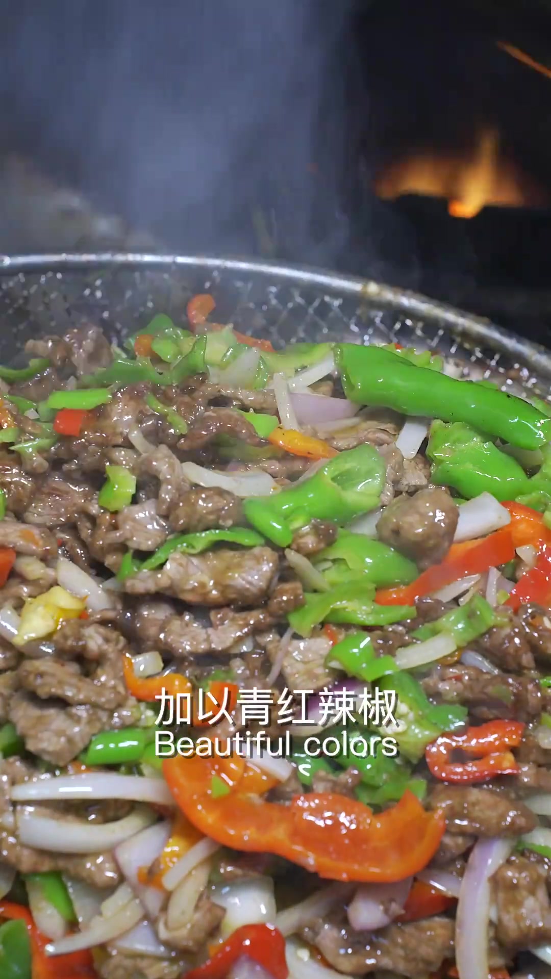 新疆人离不开拌面,托克逊大叔三代祖传过油肉拌面一绝!