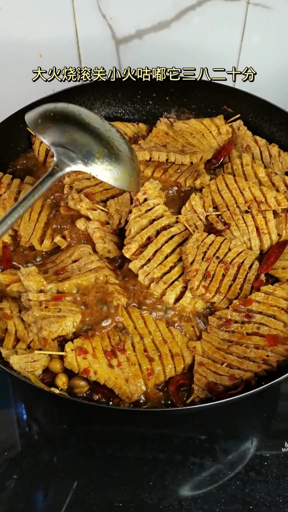 麻辣豆腐炒夹馍没馍，夹烩面片吃着也不错！