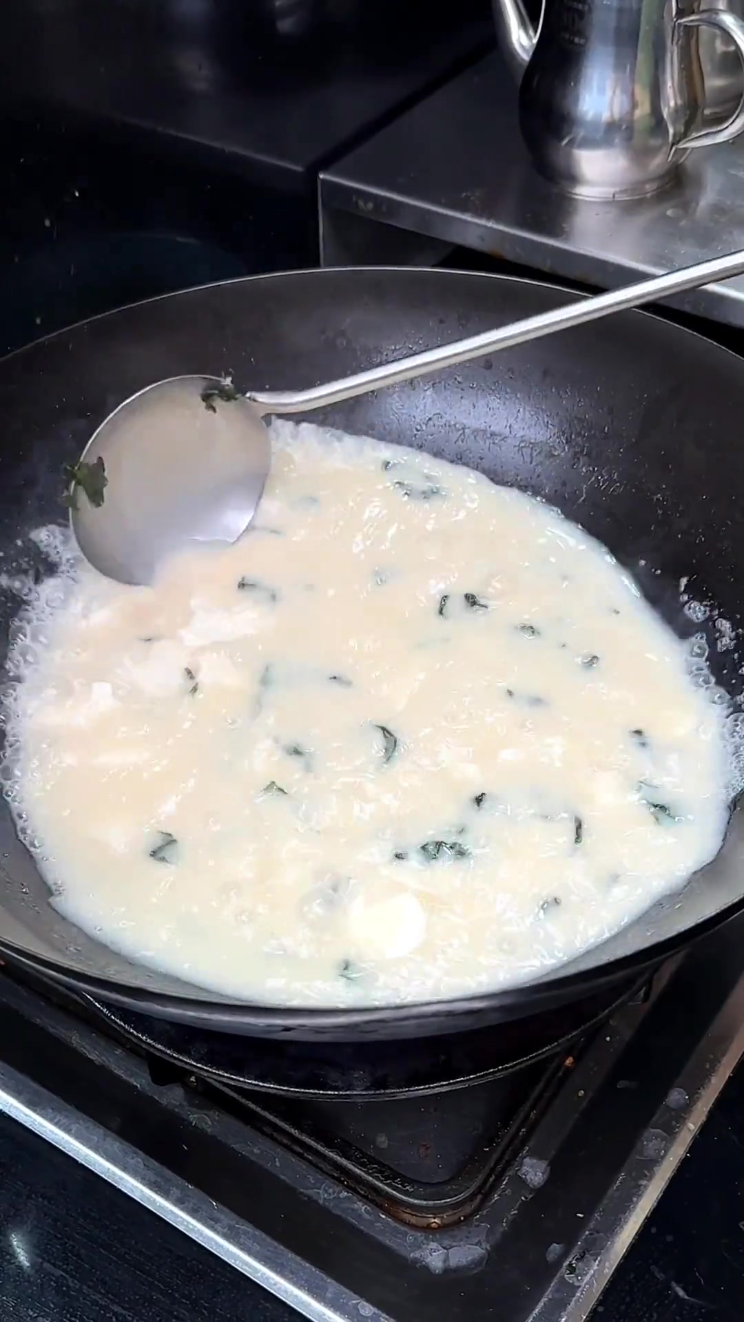 超嫩滑鸡皮豆腐汤教程，炖鱼小技巧大公开！