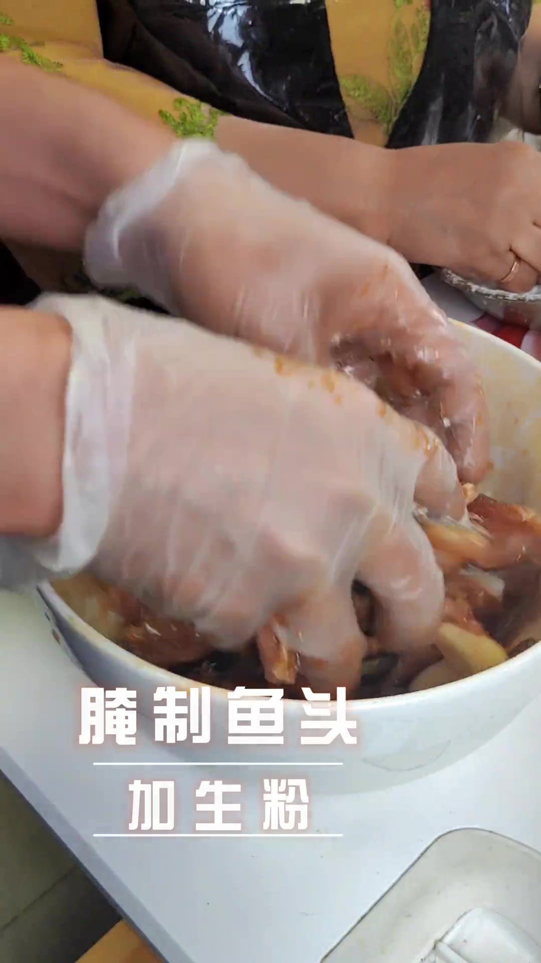 不只会本帮菜，今日推荐广东名菜啫啫鱼头煲！