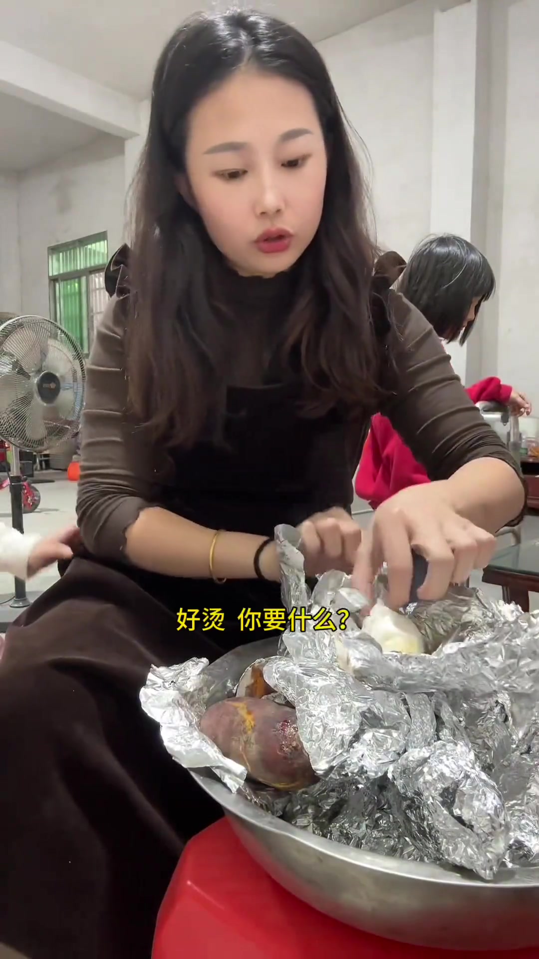 冬天不止是吃火锅烤肉的季节还有窑鸡BBQ烧烤也是绝绝子窑鸡你最喜欢吃哪种食物?