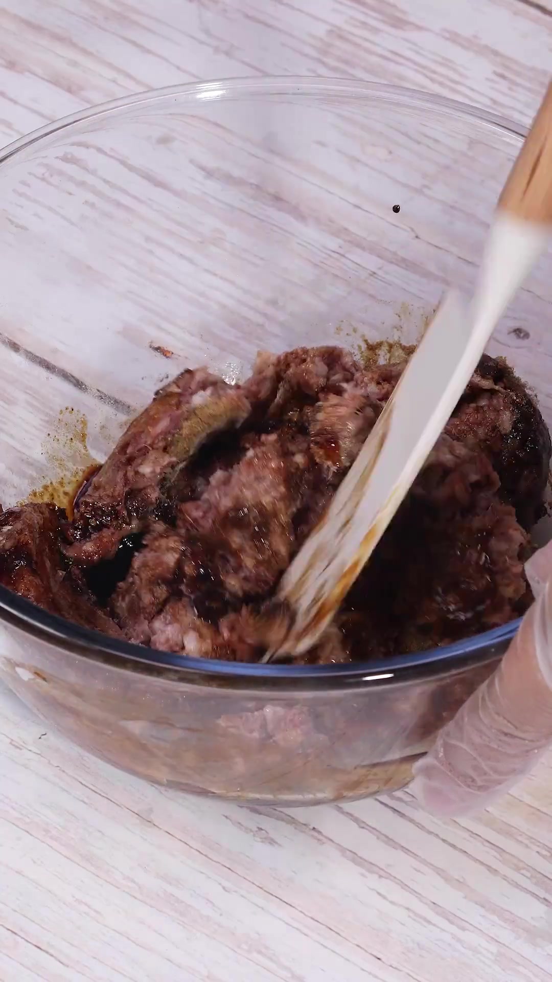 一口爆汁金丝牛肉卷,澳洲牛肉饼制,表皮酥脆馅足汁丰