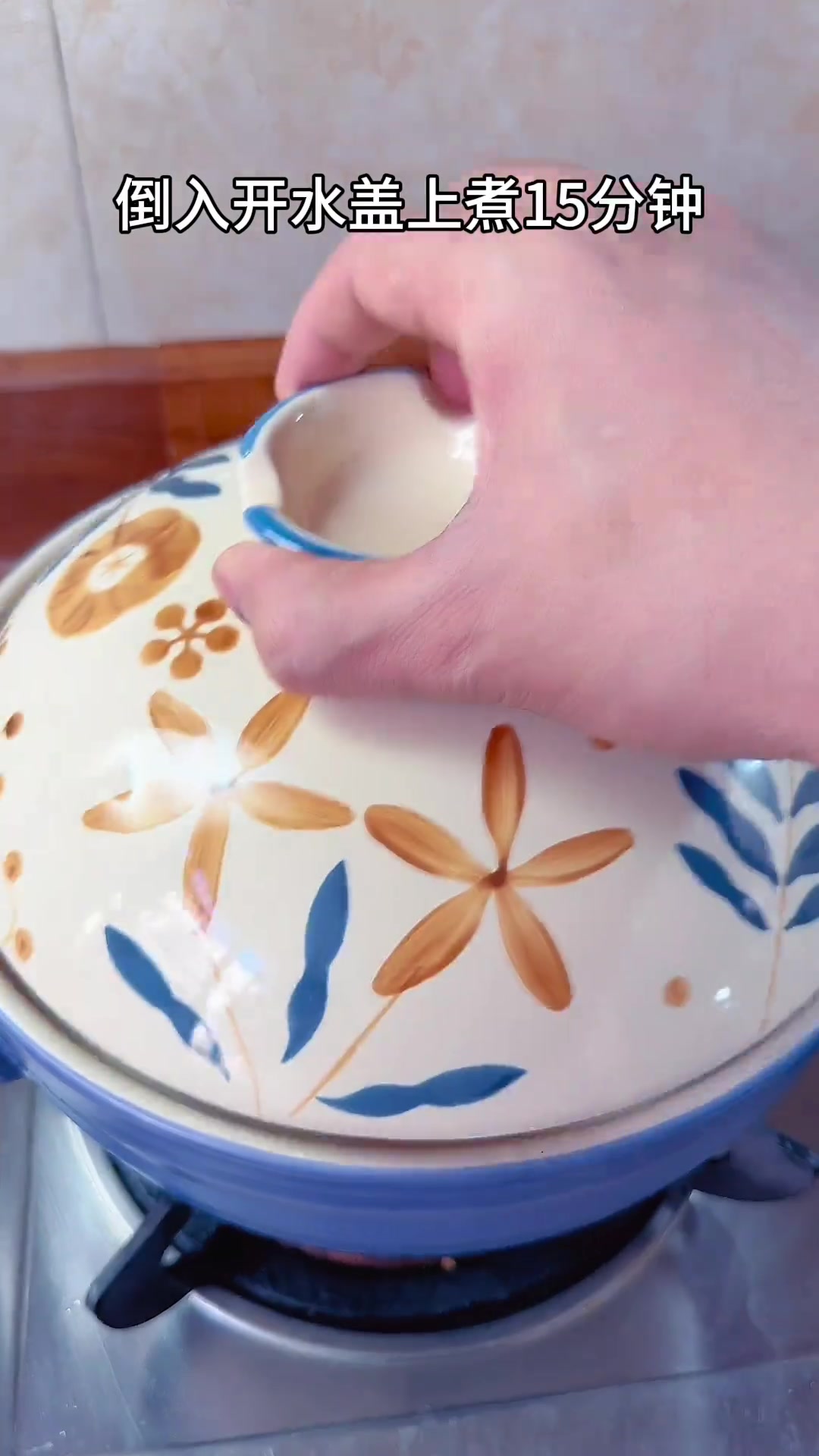 萝卜肉沫鱿鱼汤做法简单,家常菜汤鲜味美好喝