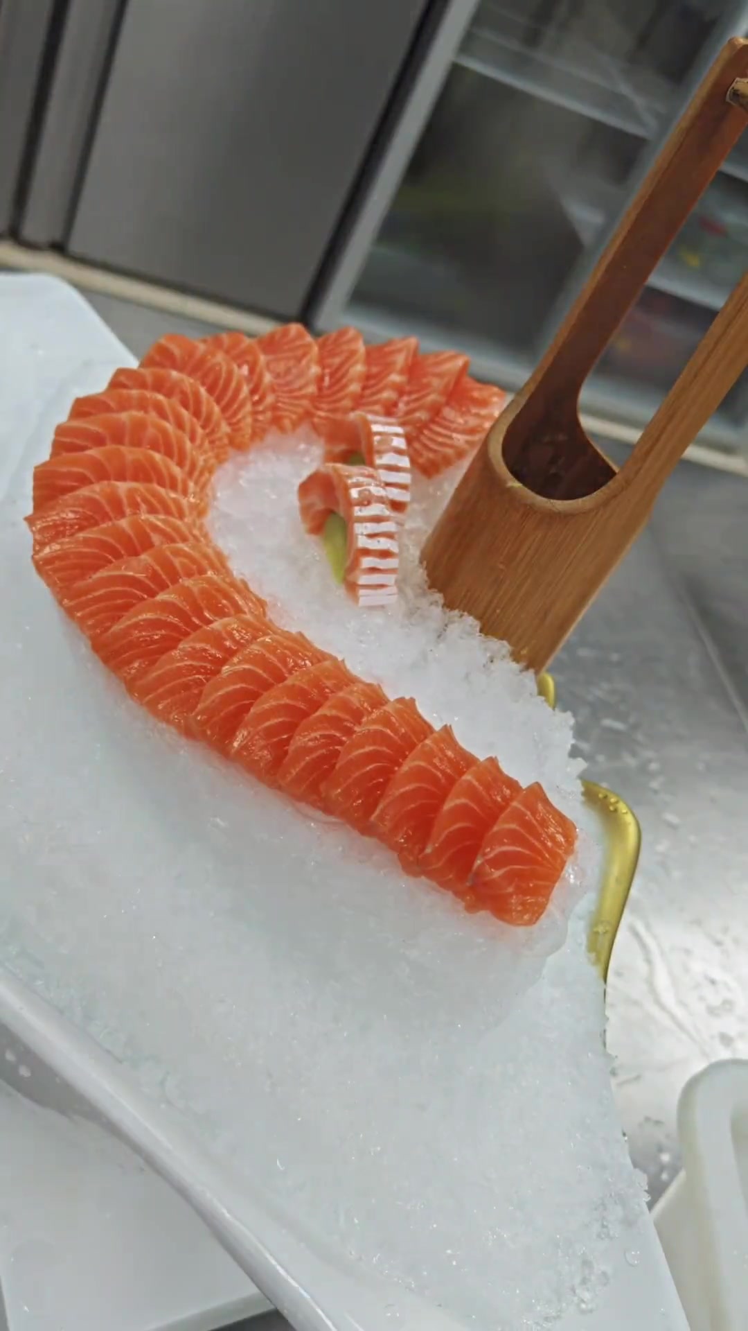 三文鱼刺身摆盘教程，简单易学且实用