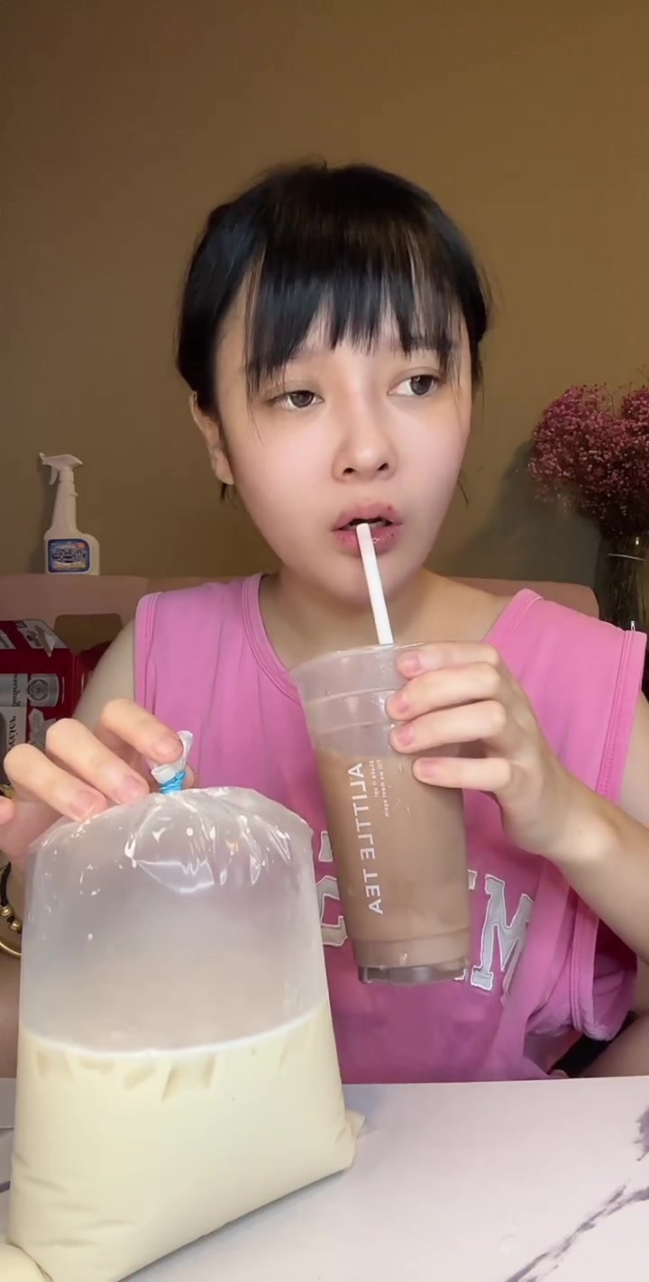 一点点、春莱奶茶好喝，奶味茶香足，coco果茶常喝