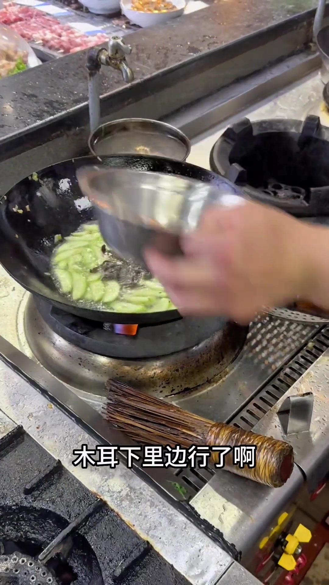 在家做解暑小汤菜，丝瓜贝柱汤，快来试试！