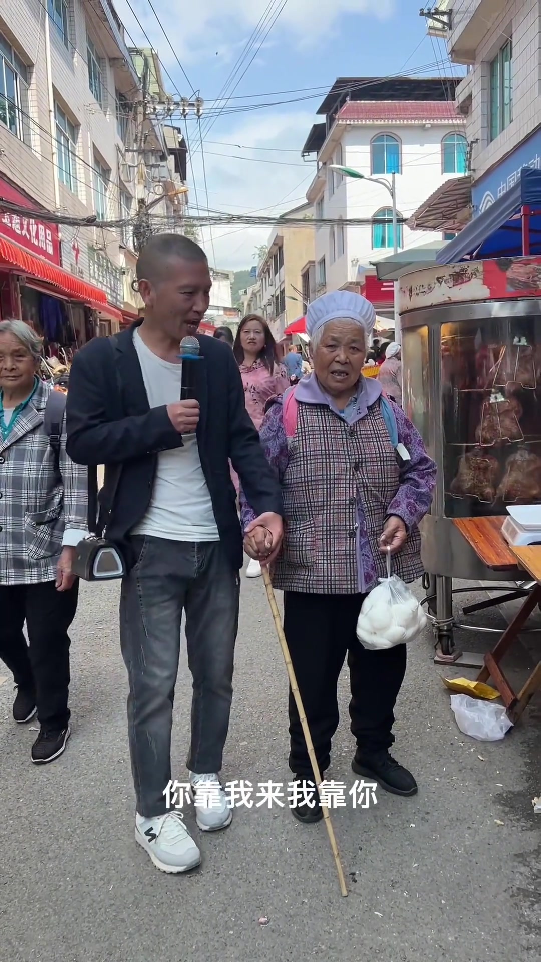 户外歌唱,用音乐传递温暖与快乐