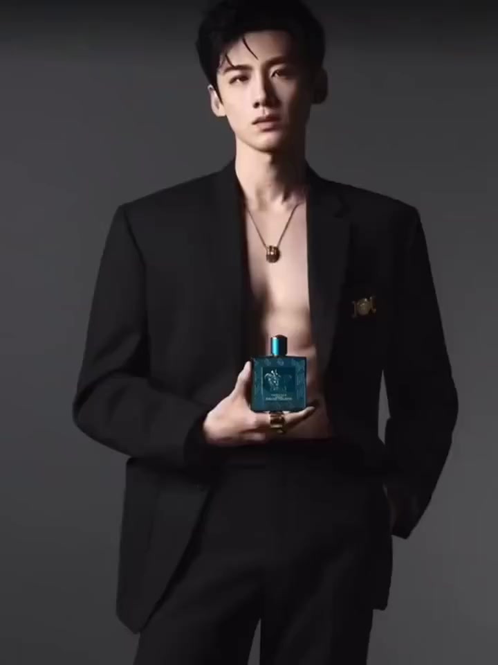 白敬亭这身肌肉一看就是练家子