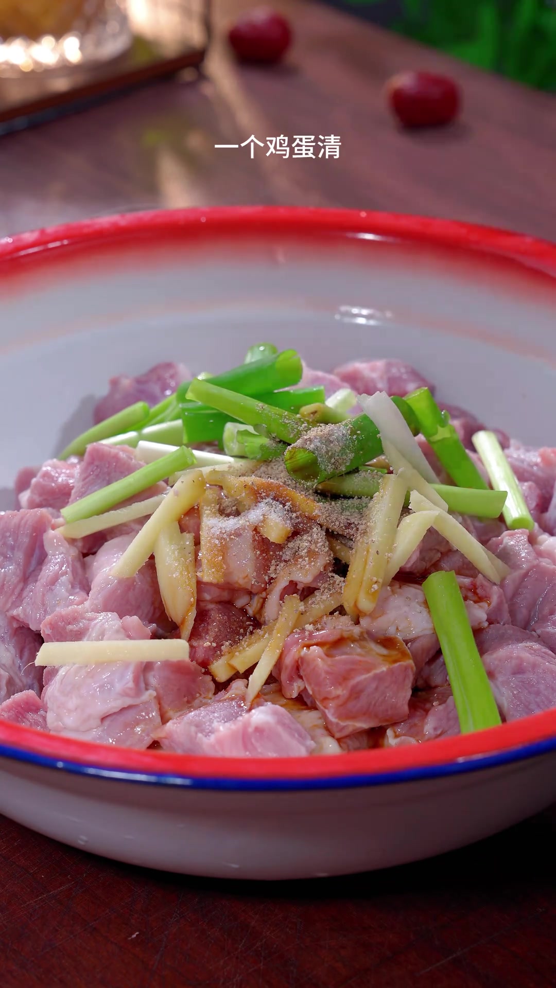 猪肉这样蒸比烧烤还香，做法简单，首选梅花肉！
