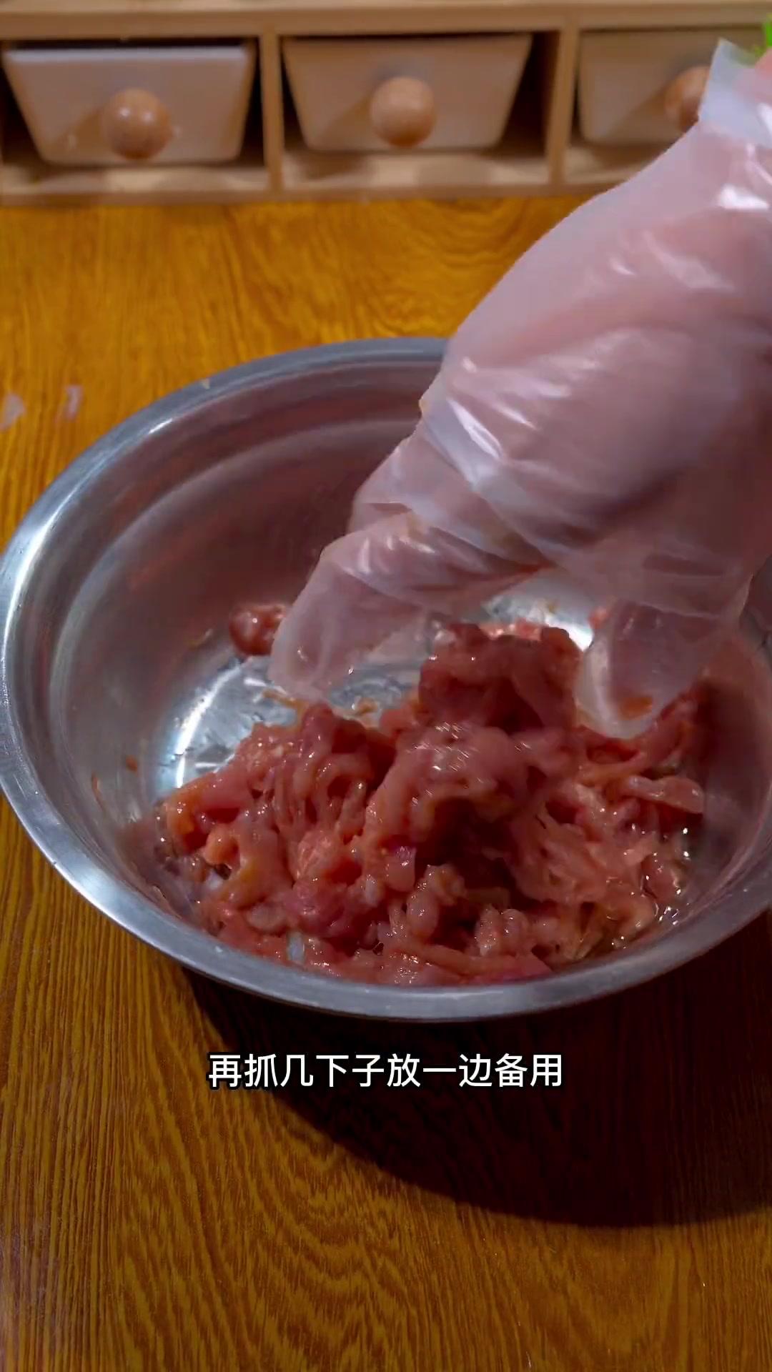 千张炒肉丝香软又嫩，炫此菜能多干两碗大米饭