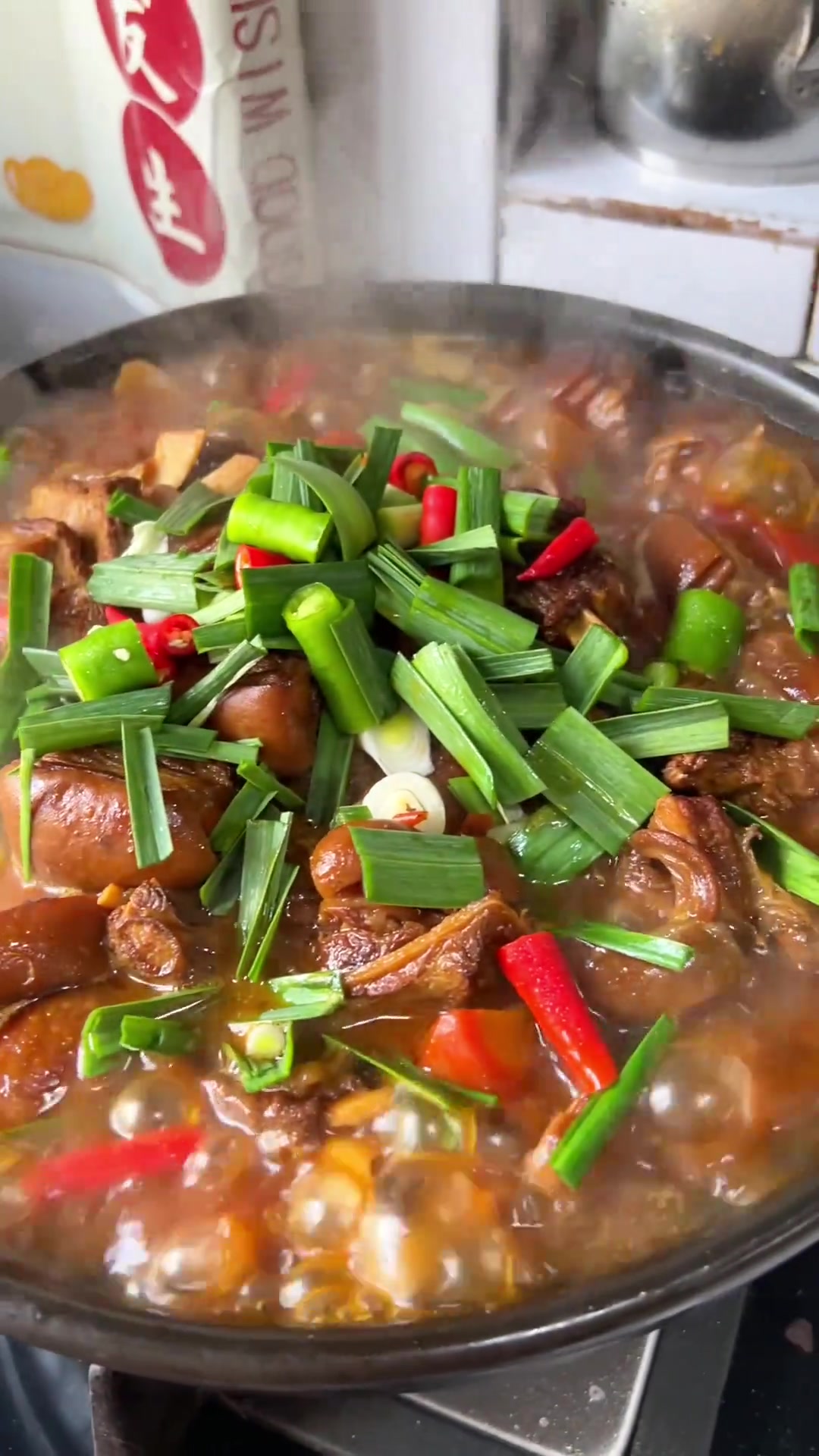 又开始降温了,赶快来准备羊肉火锅,大冬天一个锅子就满足了