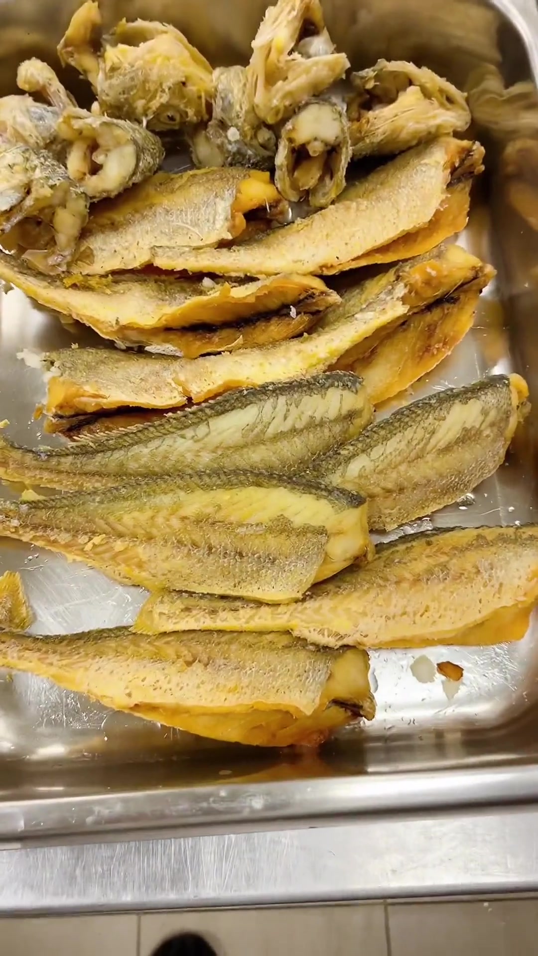 巧蒸老干妈小黄鱼,详细制作方法教会大家,感谢支持!