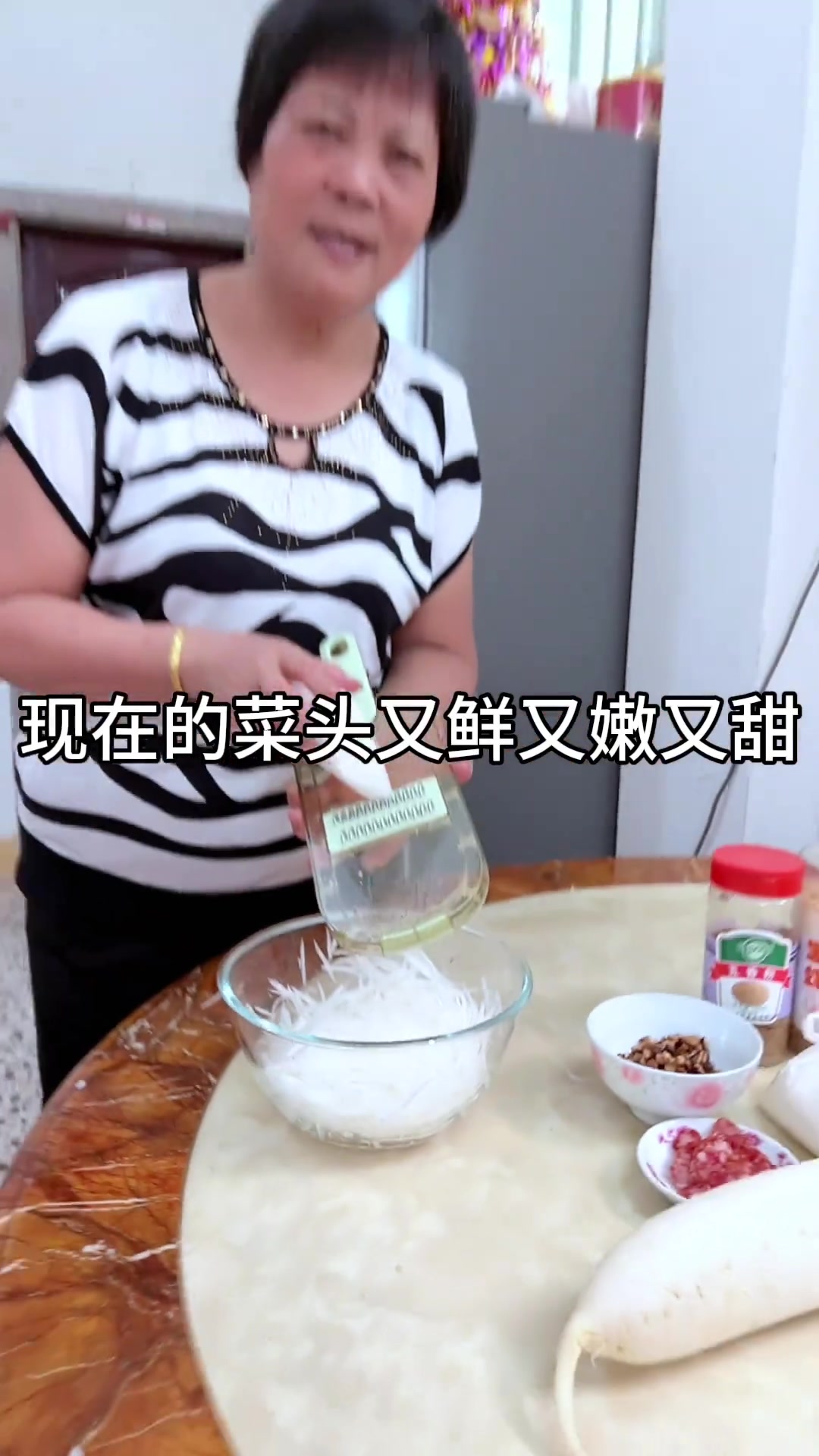 菜头饼这样做,简单美味又好吃,外焦里嫩,快去试试!