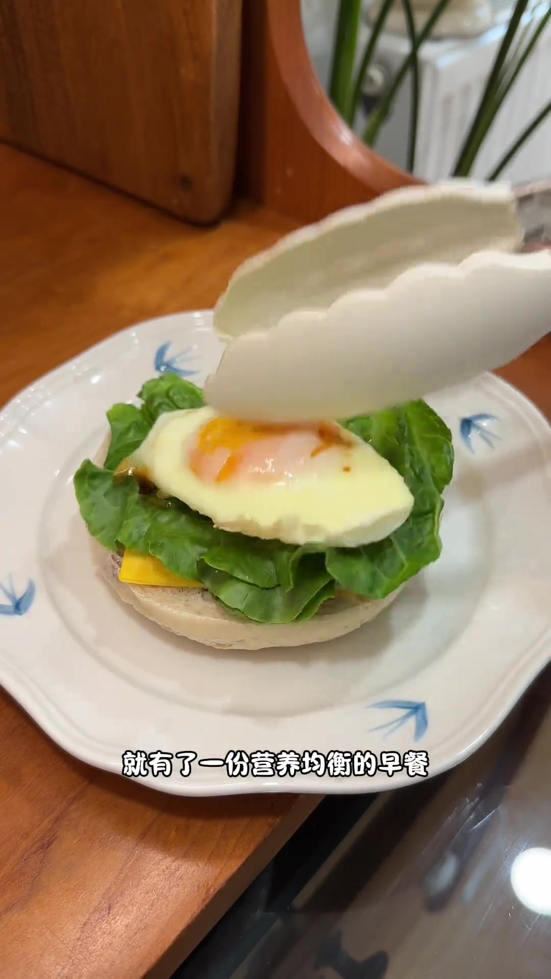 电饭锅不做饭还能做什么,分享几个电饭锅食谱,可以用来热面包,做偷懒版美龄粥,还有菠萝猪排～