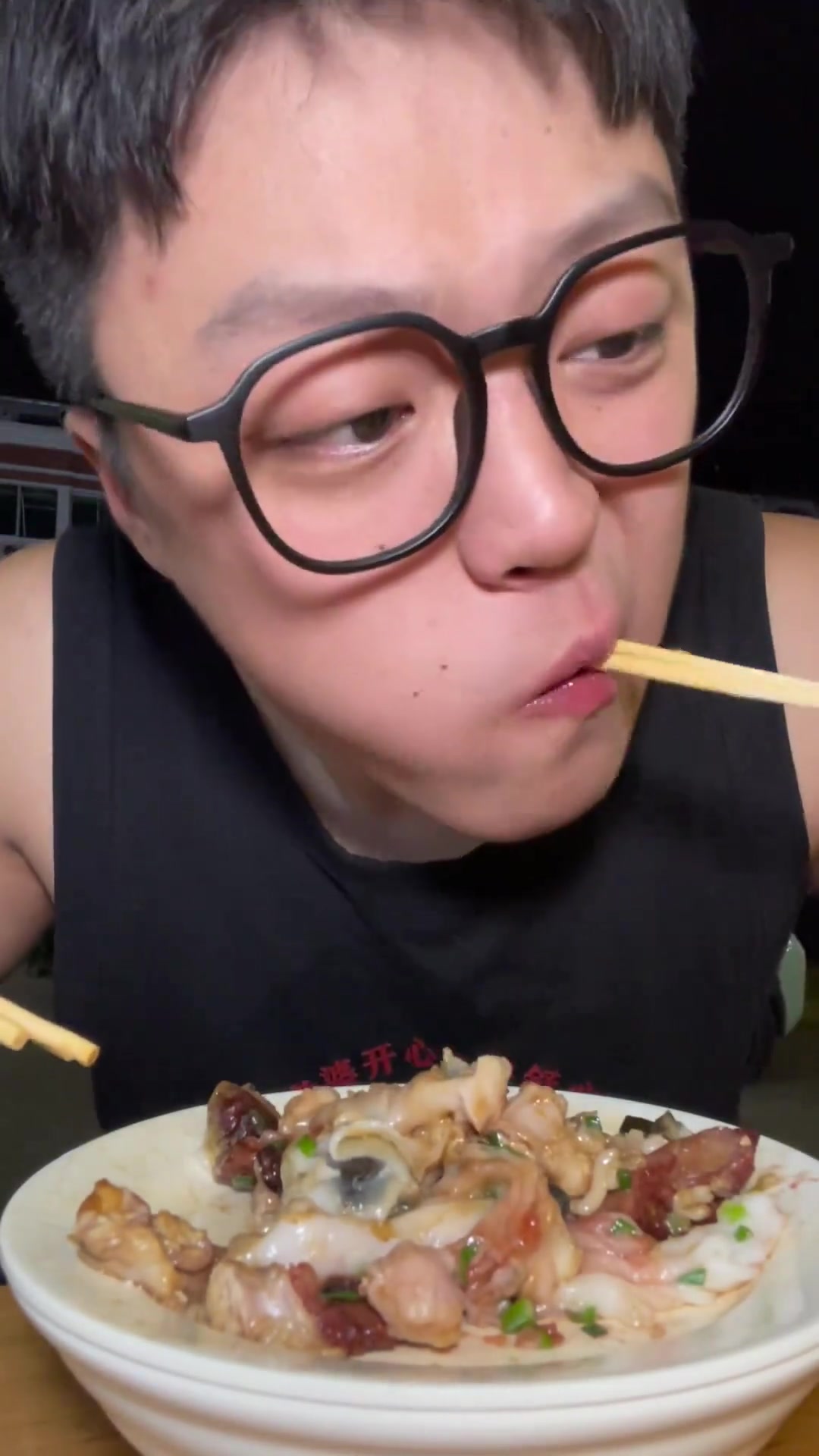 加皮蛋的肠粉你吃过吗?东莞大朗宝藏肠粉店,我被蒸面征服啦!