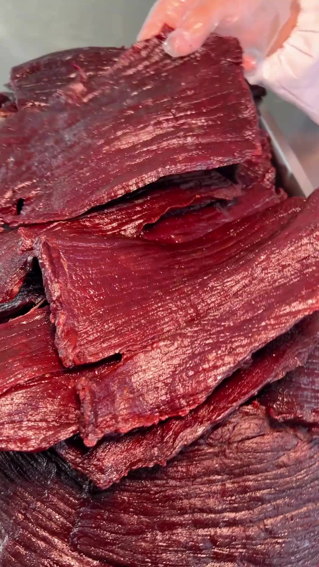 内蒙怪牛肉干，黄牛后腿肉制，风干碳烤，越嚼越香