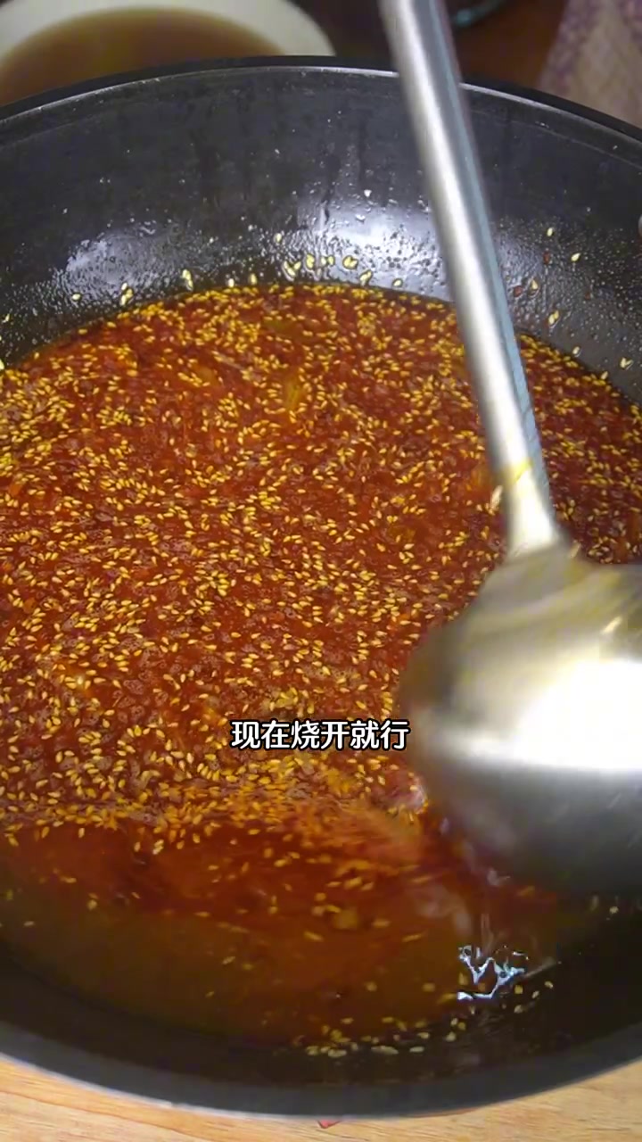 吃过很多麻辣烫，还是觉得我们宁夏的麻辣烫最好吃，不加牛奶不加麻酱，真的是又麻又辣又香，亲戚