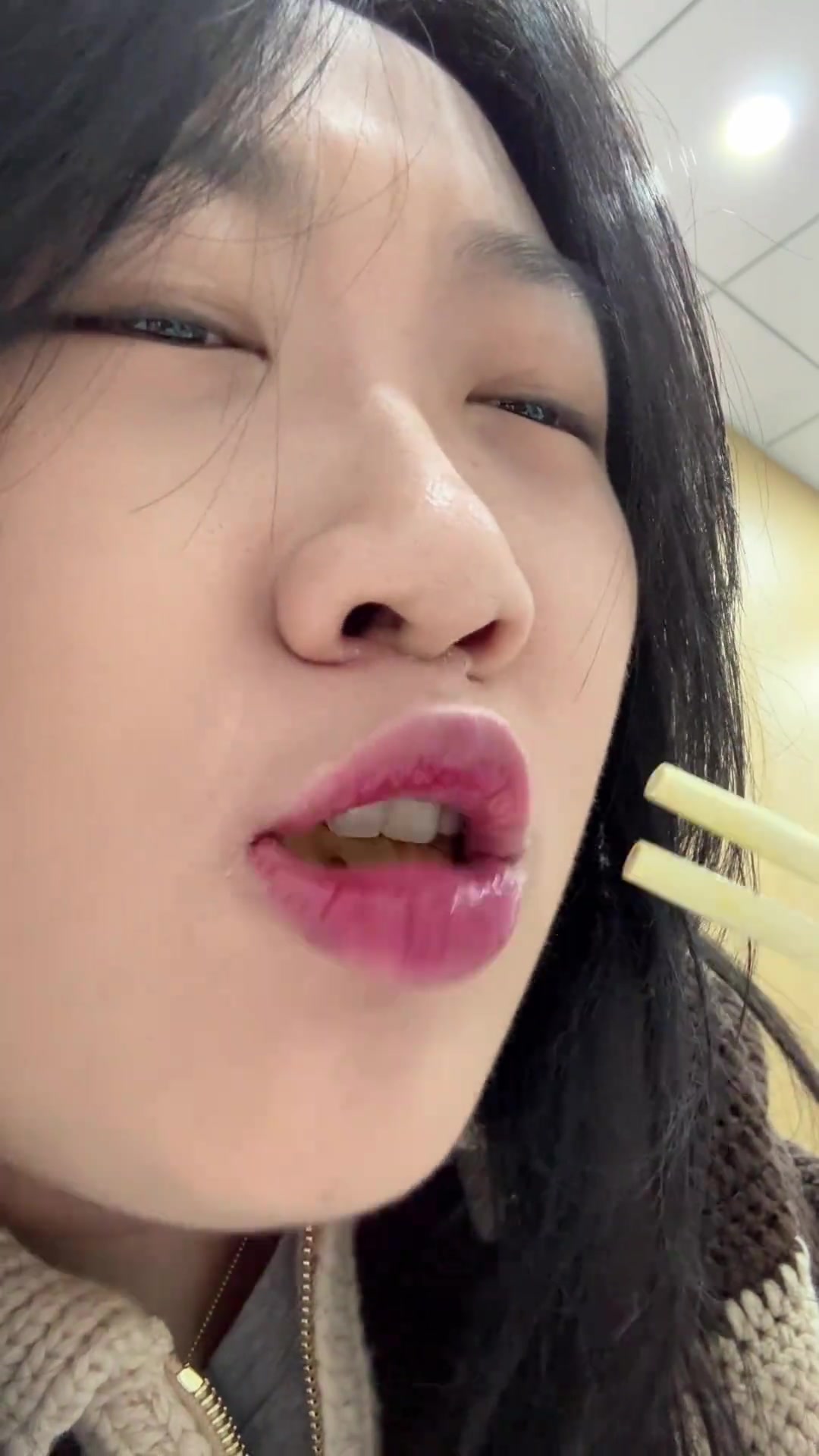 回齐齐哈尔第一顿居然不吃烤肉!你说这馅饼得多好吃!