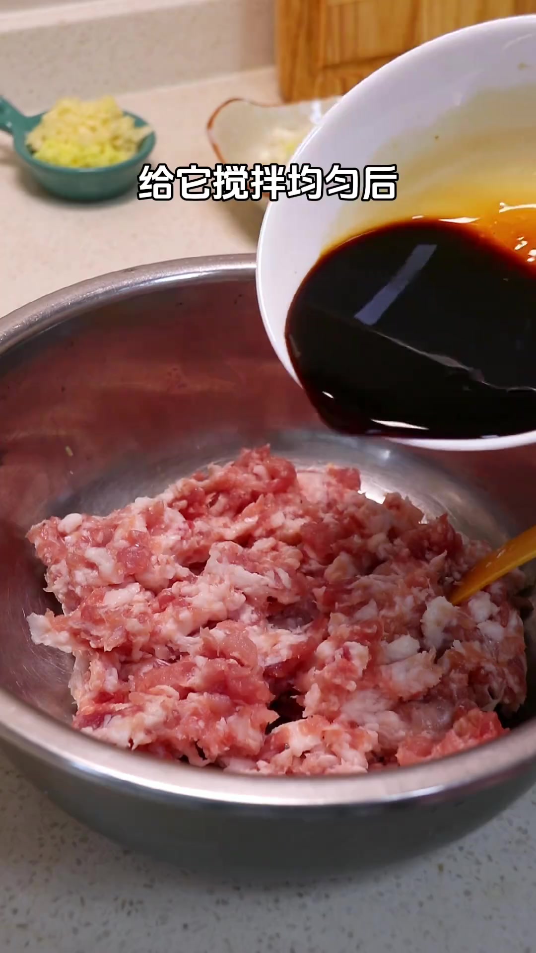 爱吃老味“酸菜饺子”？这样调，肥而不腻超好吃！