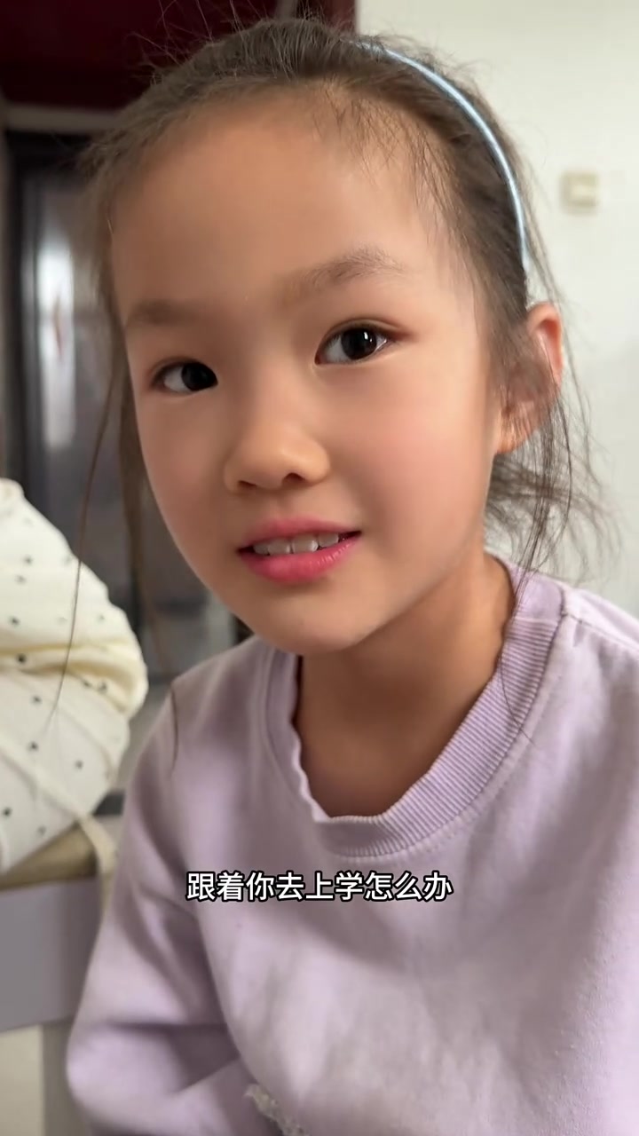 小鸭出壳,见证生命奇迹,细心呵护成长