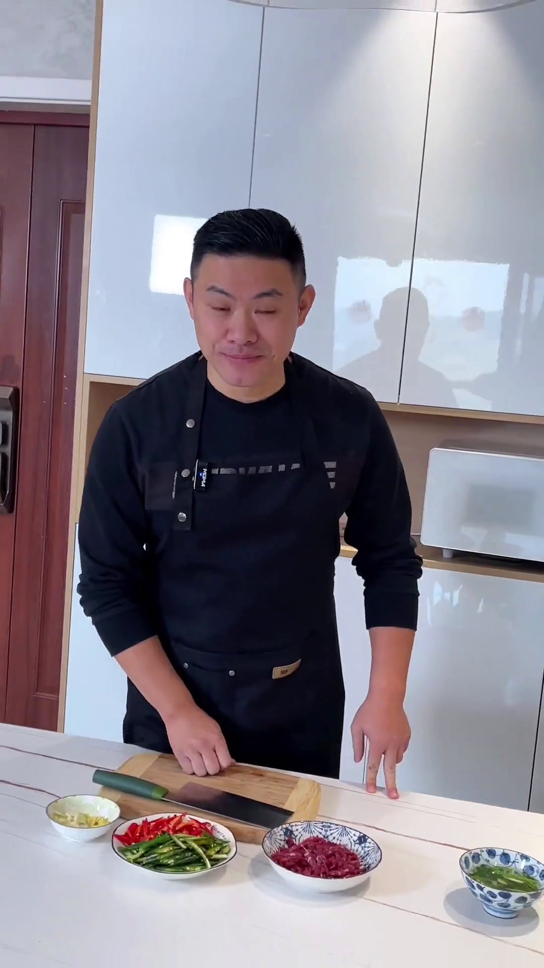 尖椒牛肉盖饭超爽！又香又辣，牛肉滑嫩！