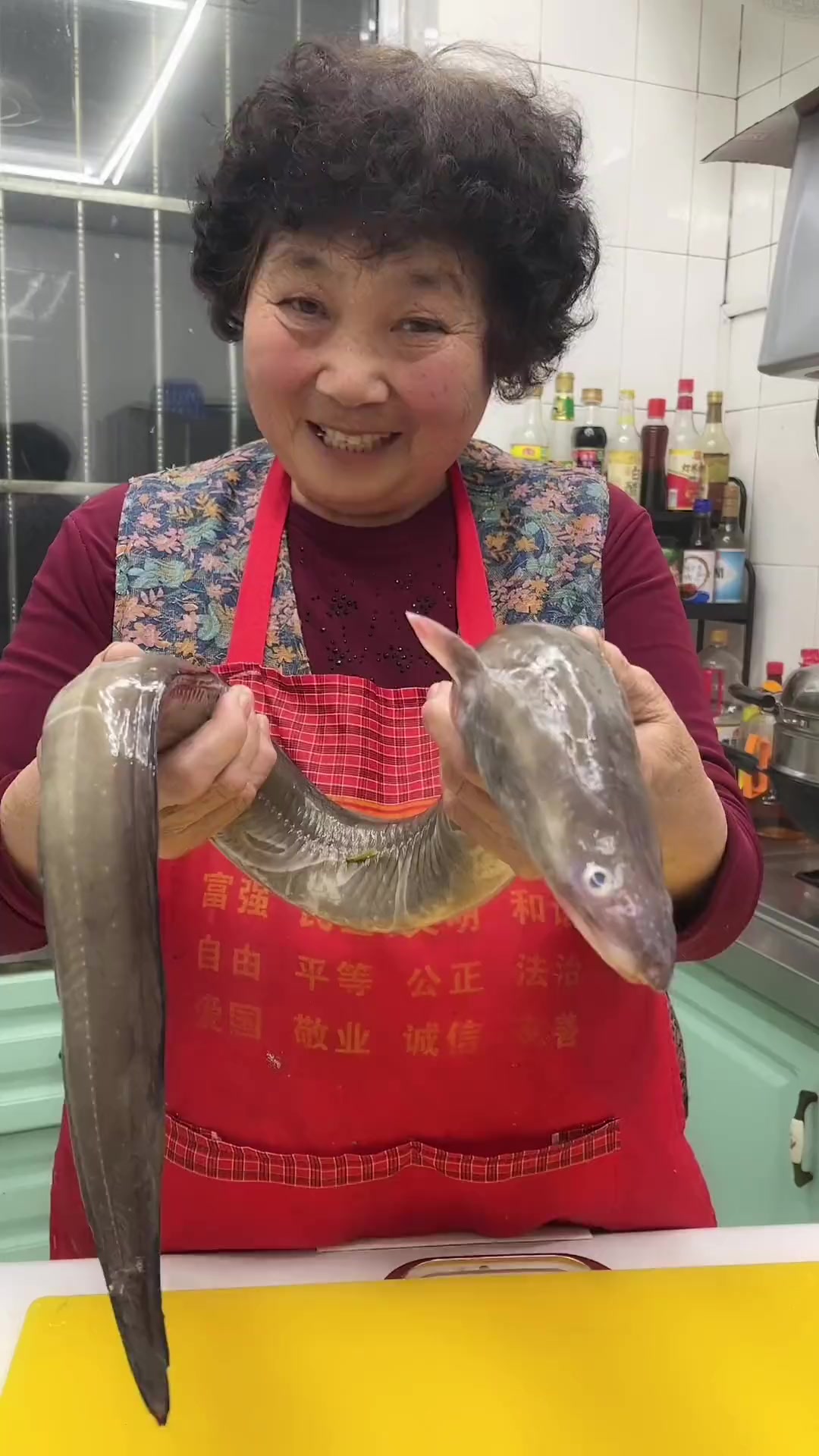 3斤多野生七星鳗鱼,家庭烧法超美味,还能做烤鳗鱼!