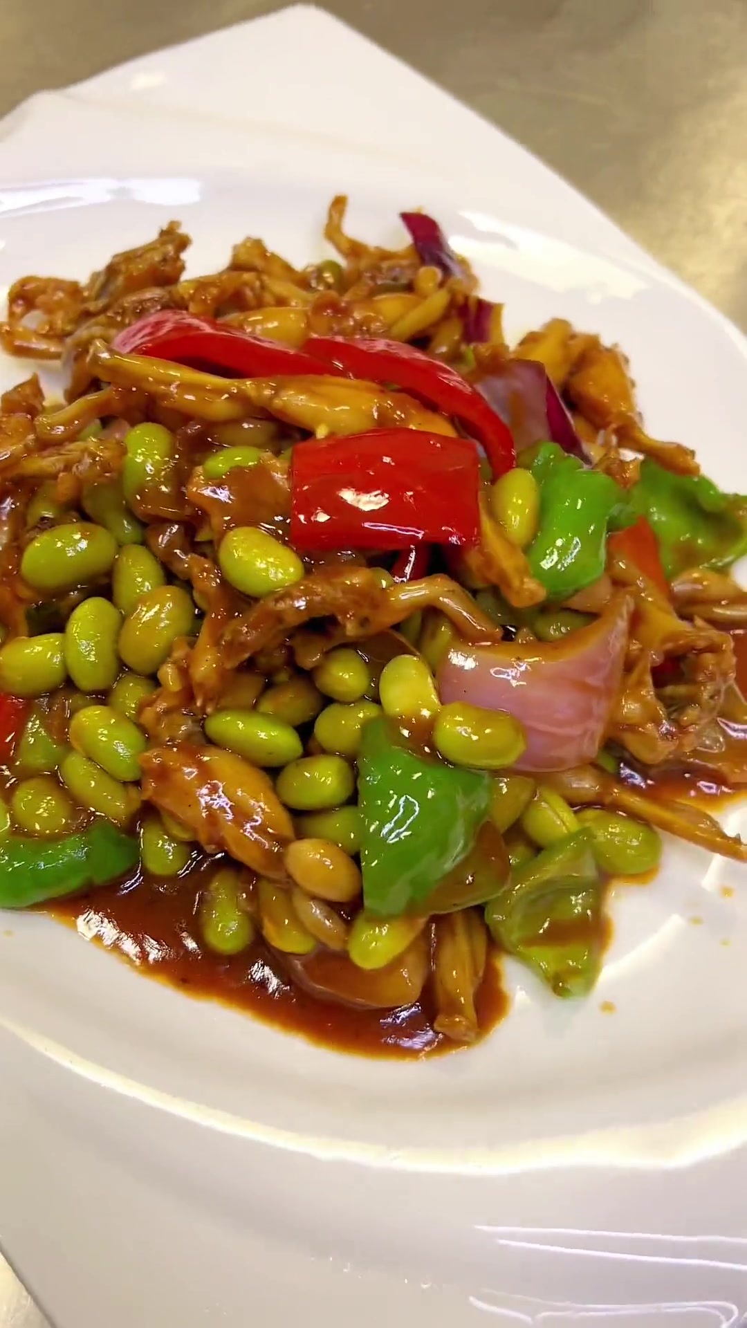 家常菜青椒毛豆烧田鸡好吃又美味