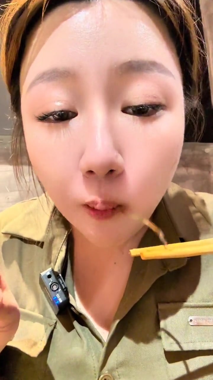 终于在深圳吃到了我心心念念的东北烧烤，这小菜真都太下饭了