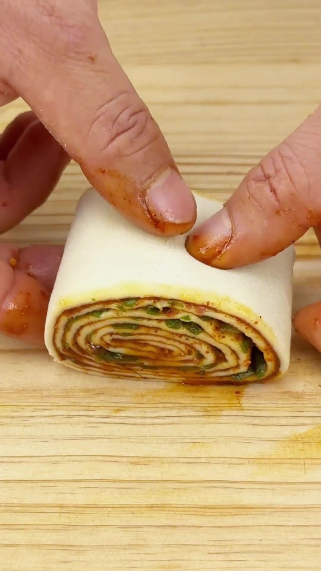 陕西特色手工辣子花卷做法,陕西人最爱吃的面食,早餐晚餐都吃美得很