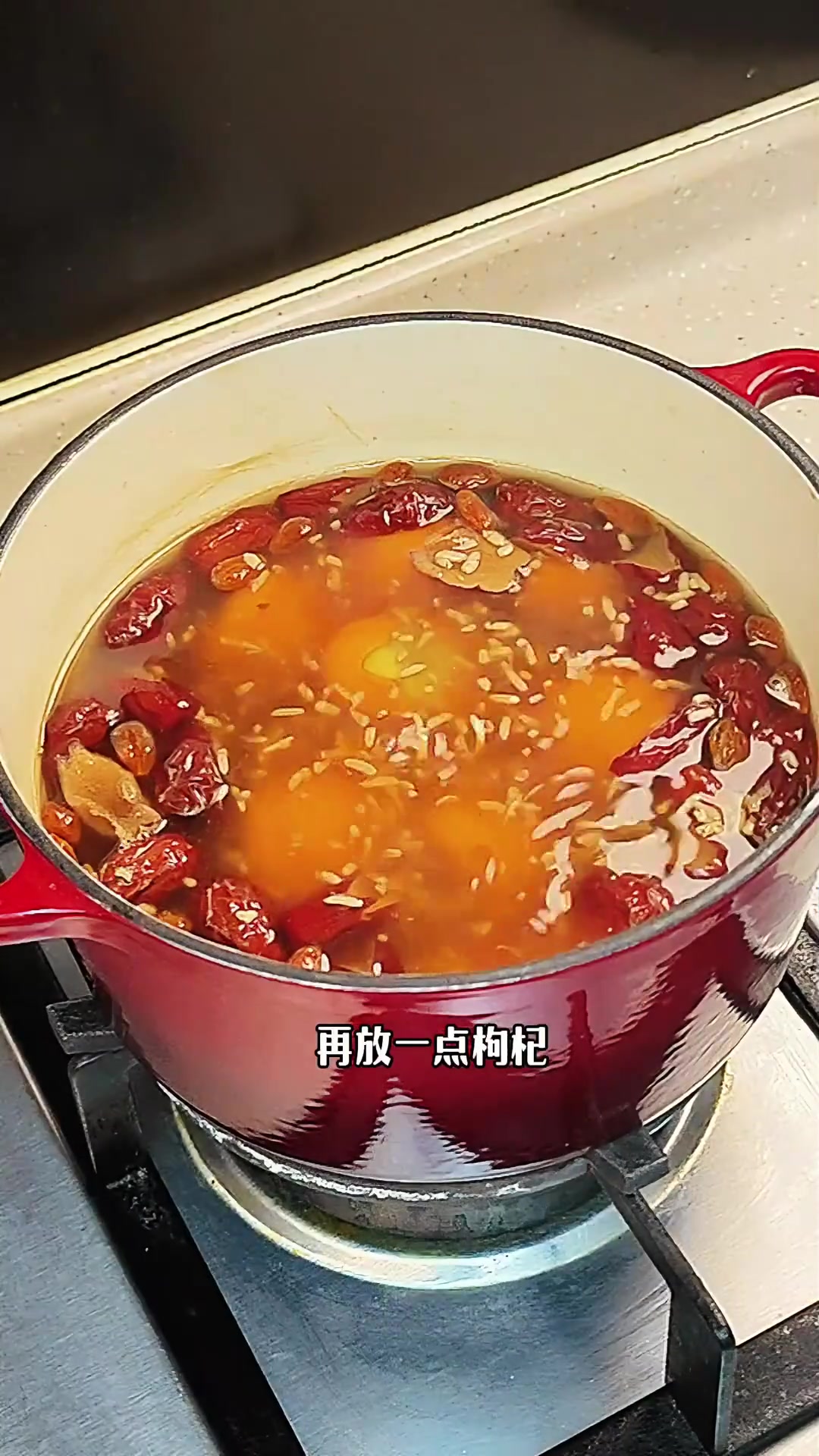 只需要三中食材,就可以做松松软软的松饼,方法超简单