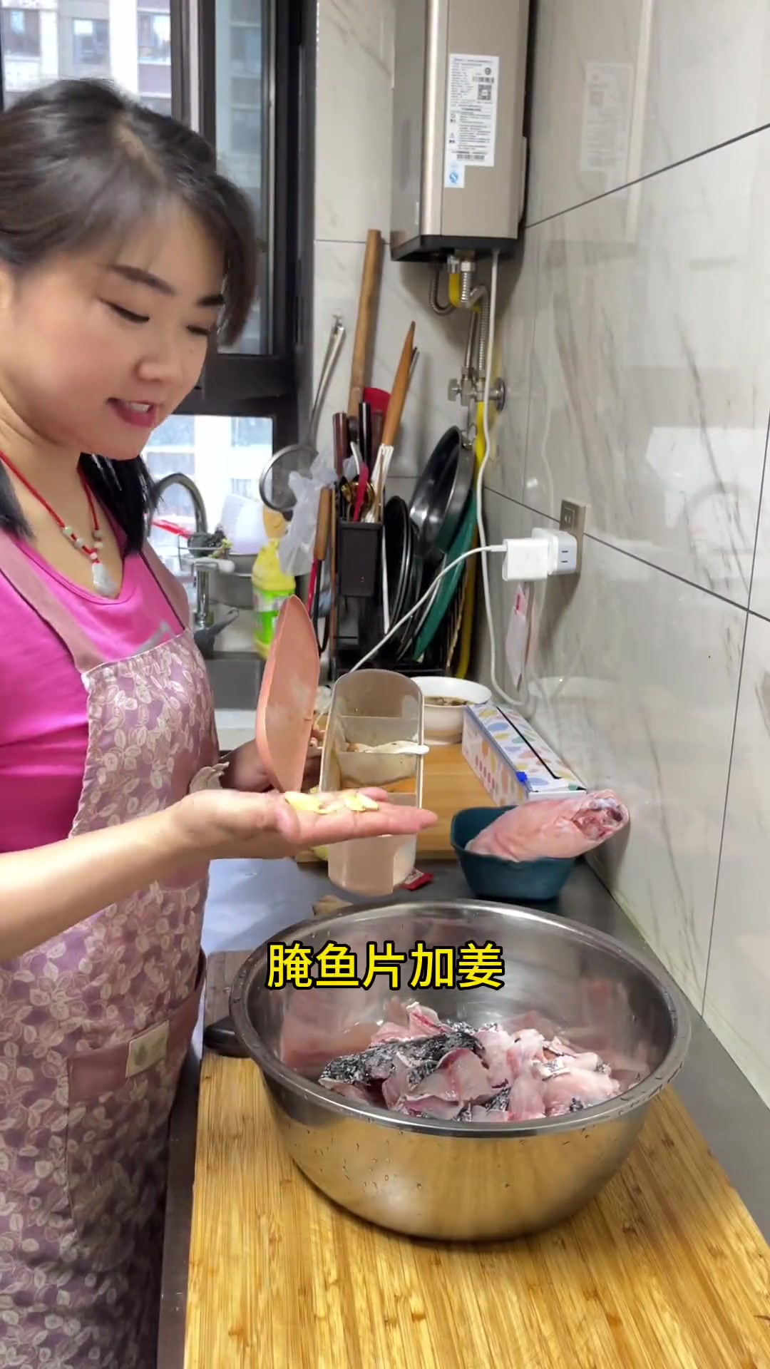 六一儿童节也是闺女的生日,做了一桌孩子爱吃的,闺女以为我不给她过生日了,回来看到一桌子菜还