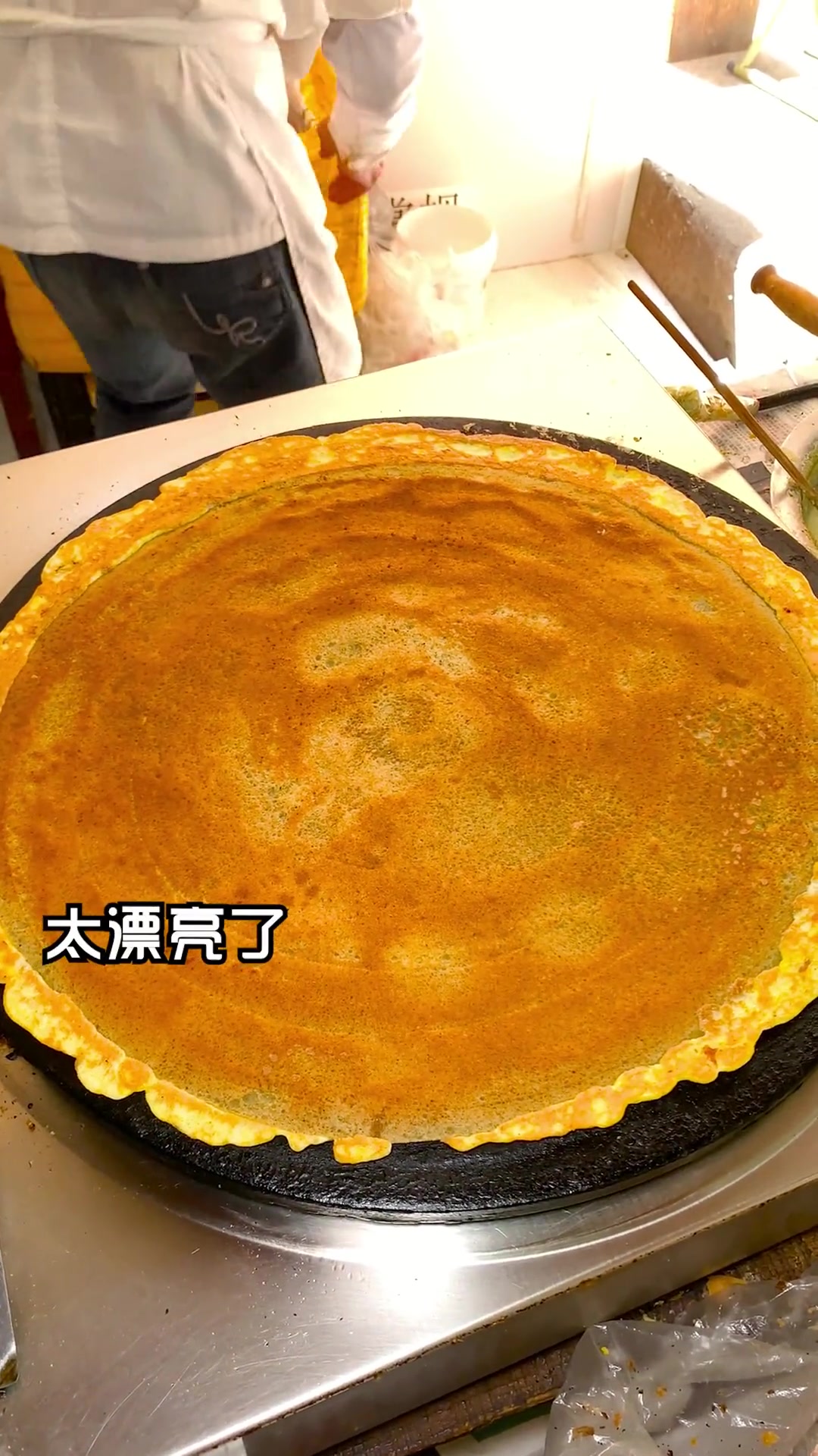 挑战用49个鹌鹑蛋做一套天津煎饼果子！