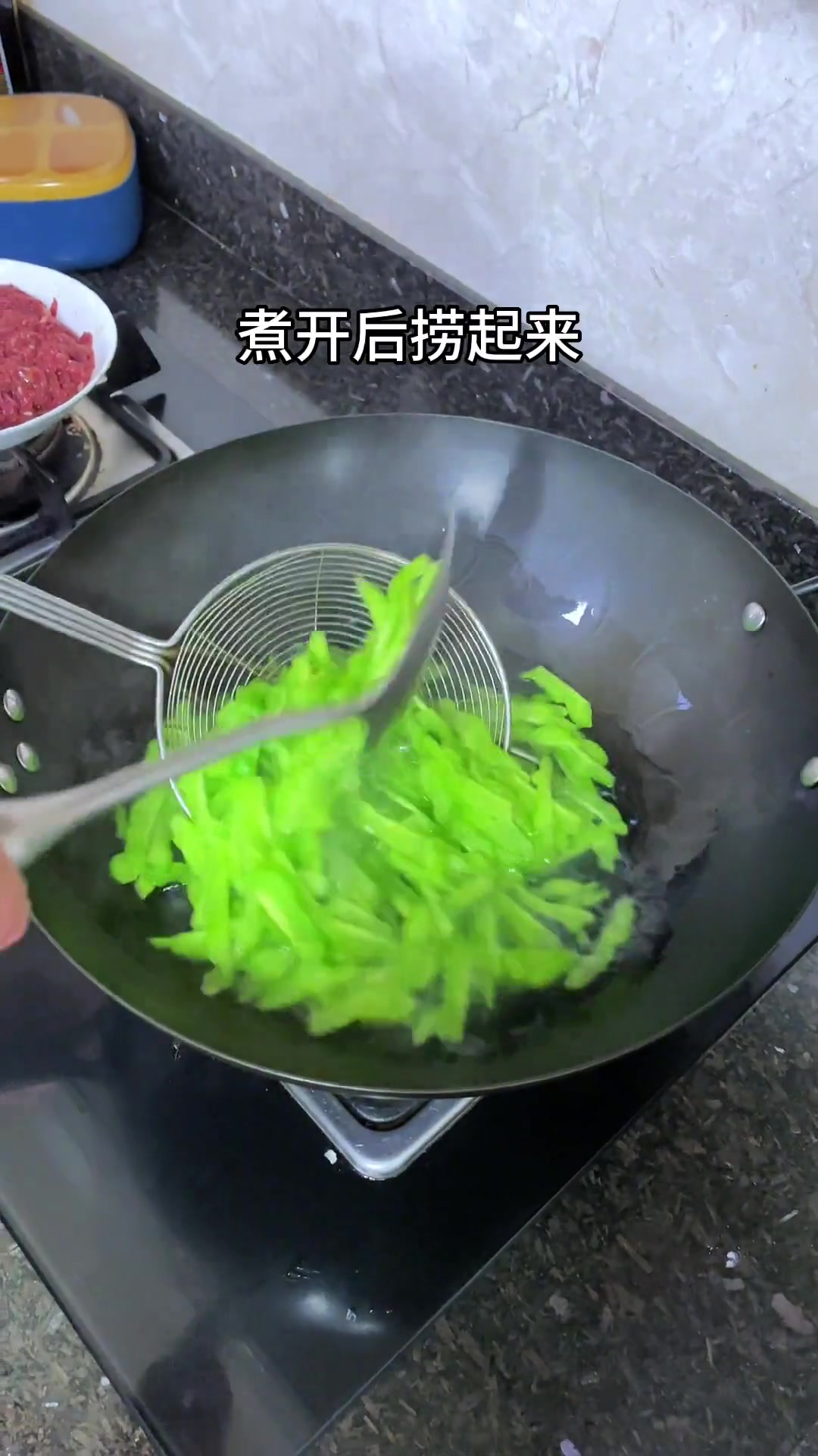 苦瓜牛肉饭,没胃口时,来上一份这样的炒饭,香而不腻!