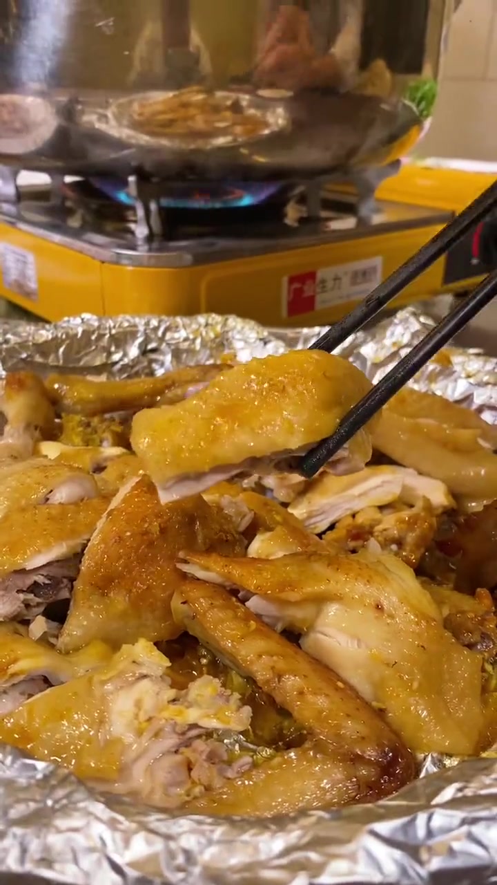 水库鱼新吃法，柠檬清香，鱼肉鲜嫩滑，御泉山庄泥焗鸡