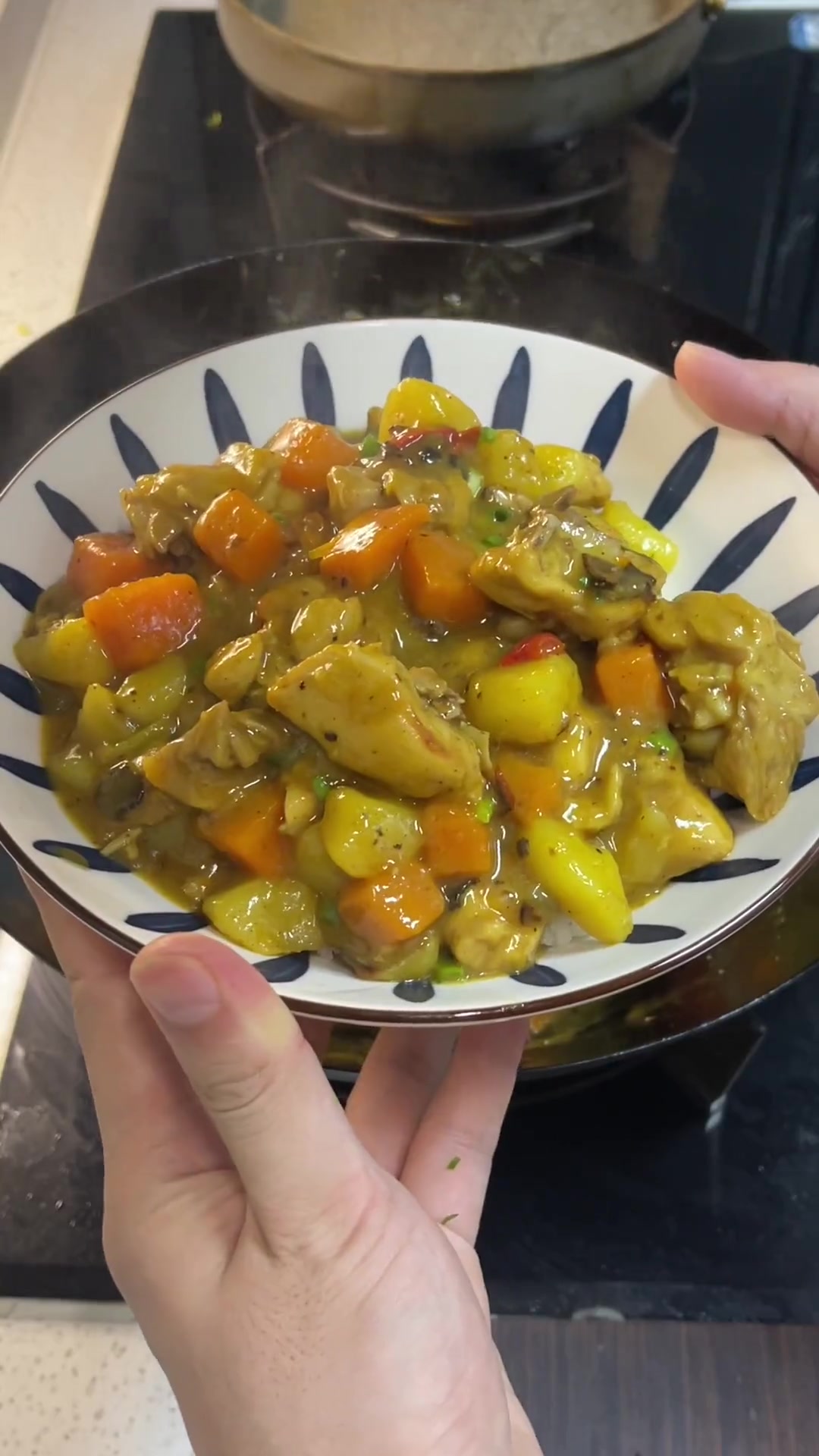 不让女朋友吃外卖的第一百零八天｜今日菜谱：咖喱土豆鸡肉饭，快去喊你男朋友学起来吧