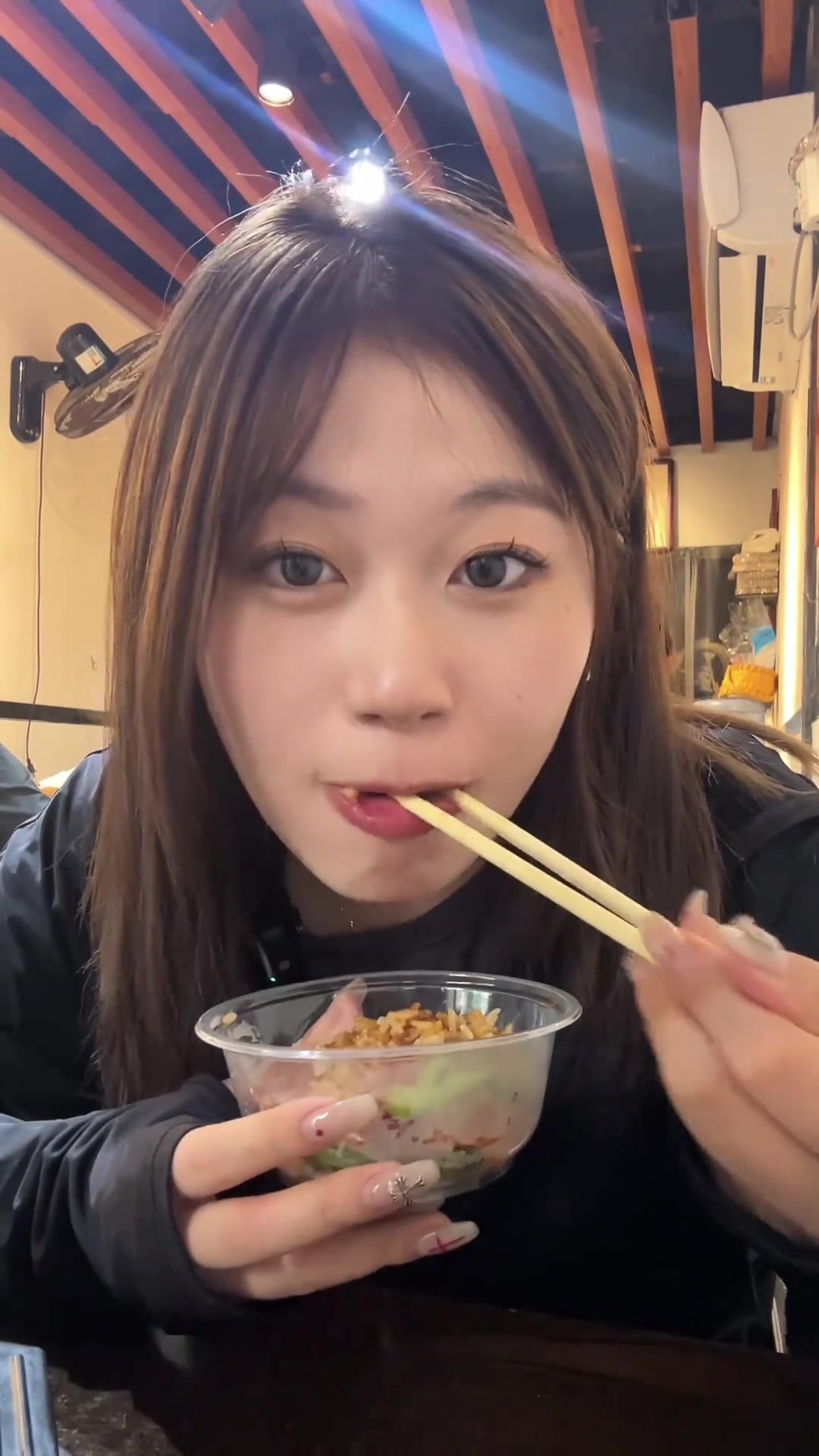 天天排队的煲仔饭肠粉店我终于吃上了,好吃到无语