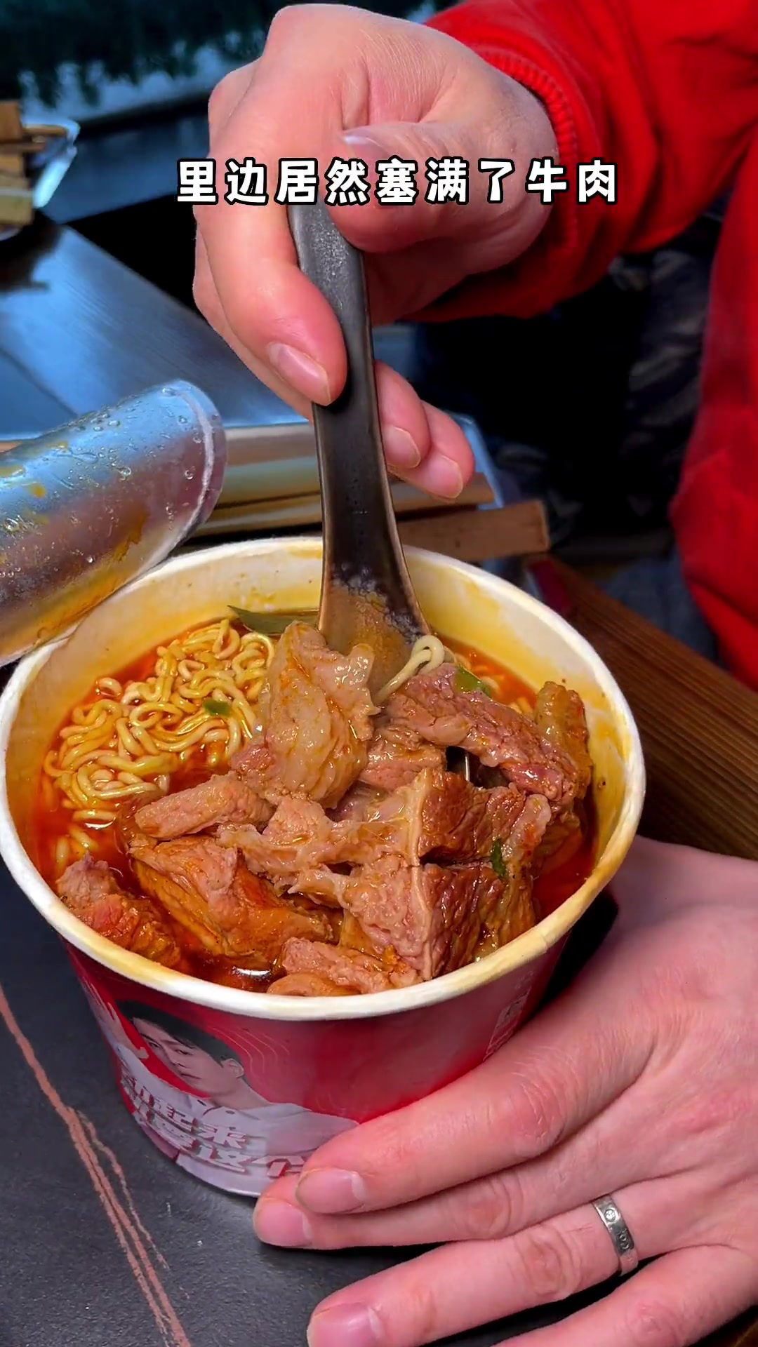尝尝不一样的吊炉烤鱼和竹签肉串