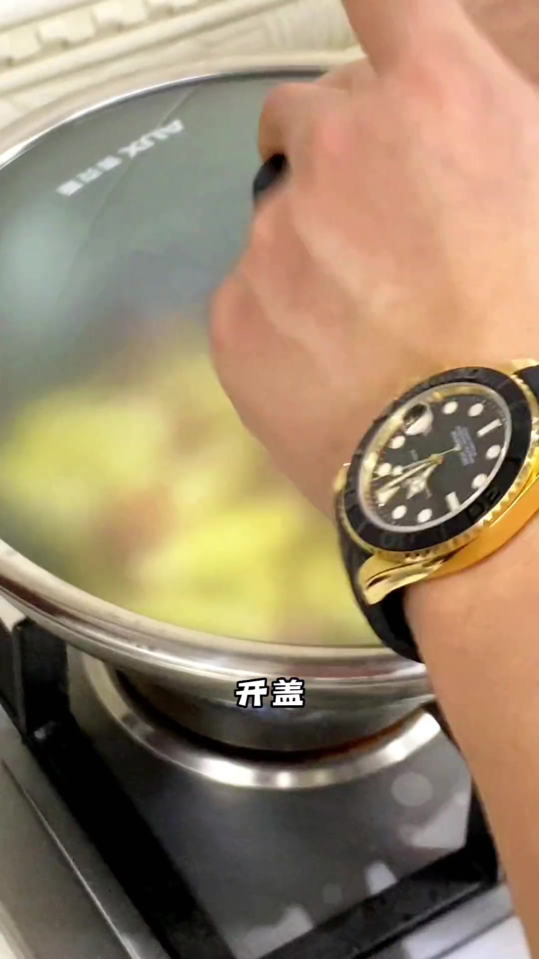 前两天去嘉兴吃了这道咸肉烧双笋，味道咸香颜色又漂亮，今天给大家分享一下