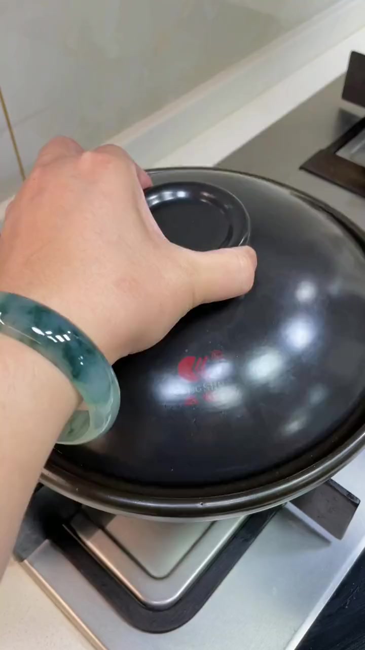 客家人都吃过的家常菜,酿鸡蛋煲