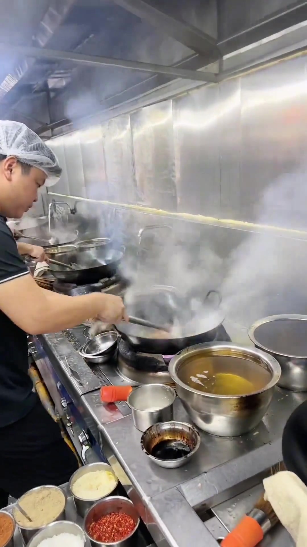 岳云盟大师做小炒黄牛肉,展现匠人匠心!