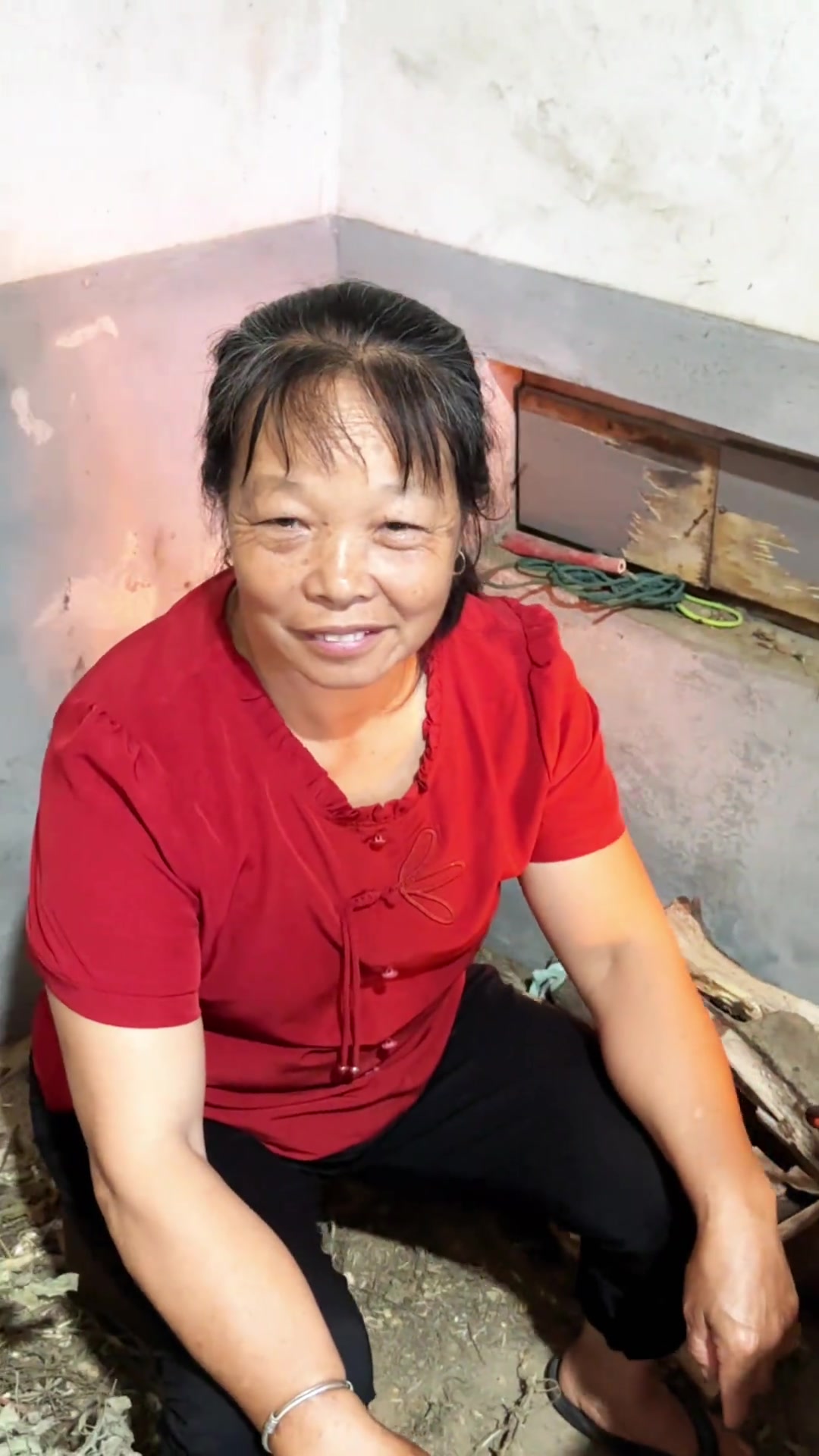 妈妈的朋友请客吃饭,办酒味十足!莆田特色卤面、卤猪蹄、卤猪舌头、蛏汤、爆炒鱿鱼、炒大虾、红